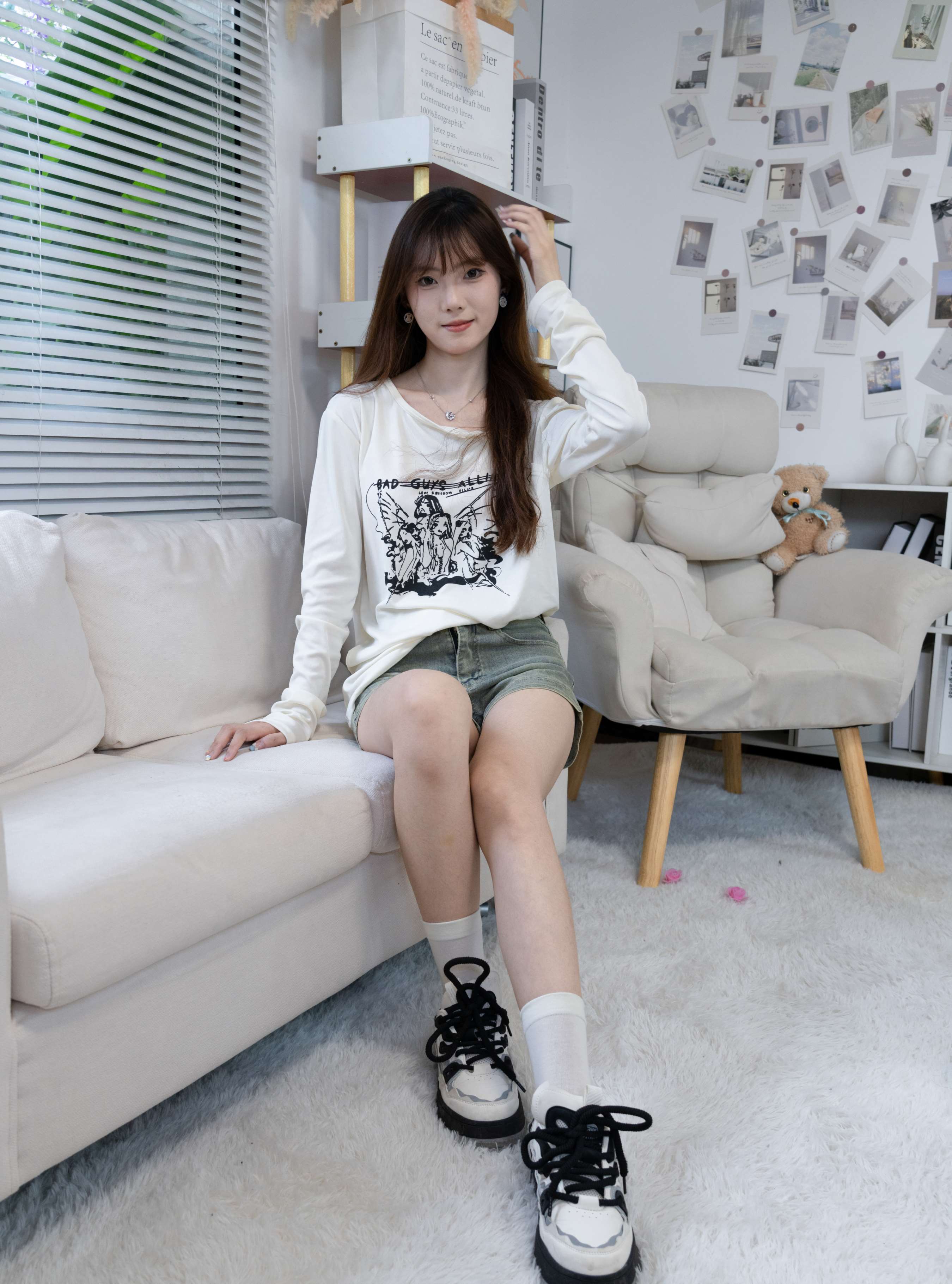 《璇璇-板鞋白棉袜の裸足》作品图