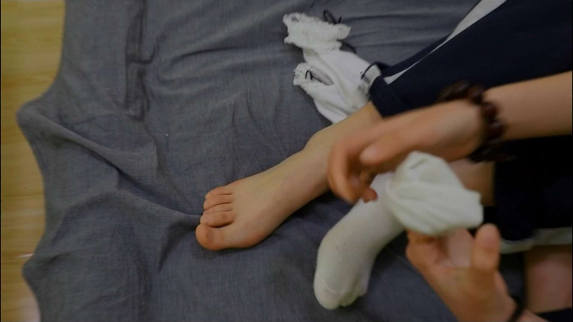 《[视频]两学妹互脚》作品图