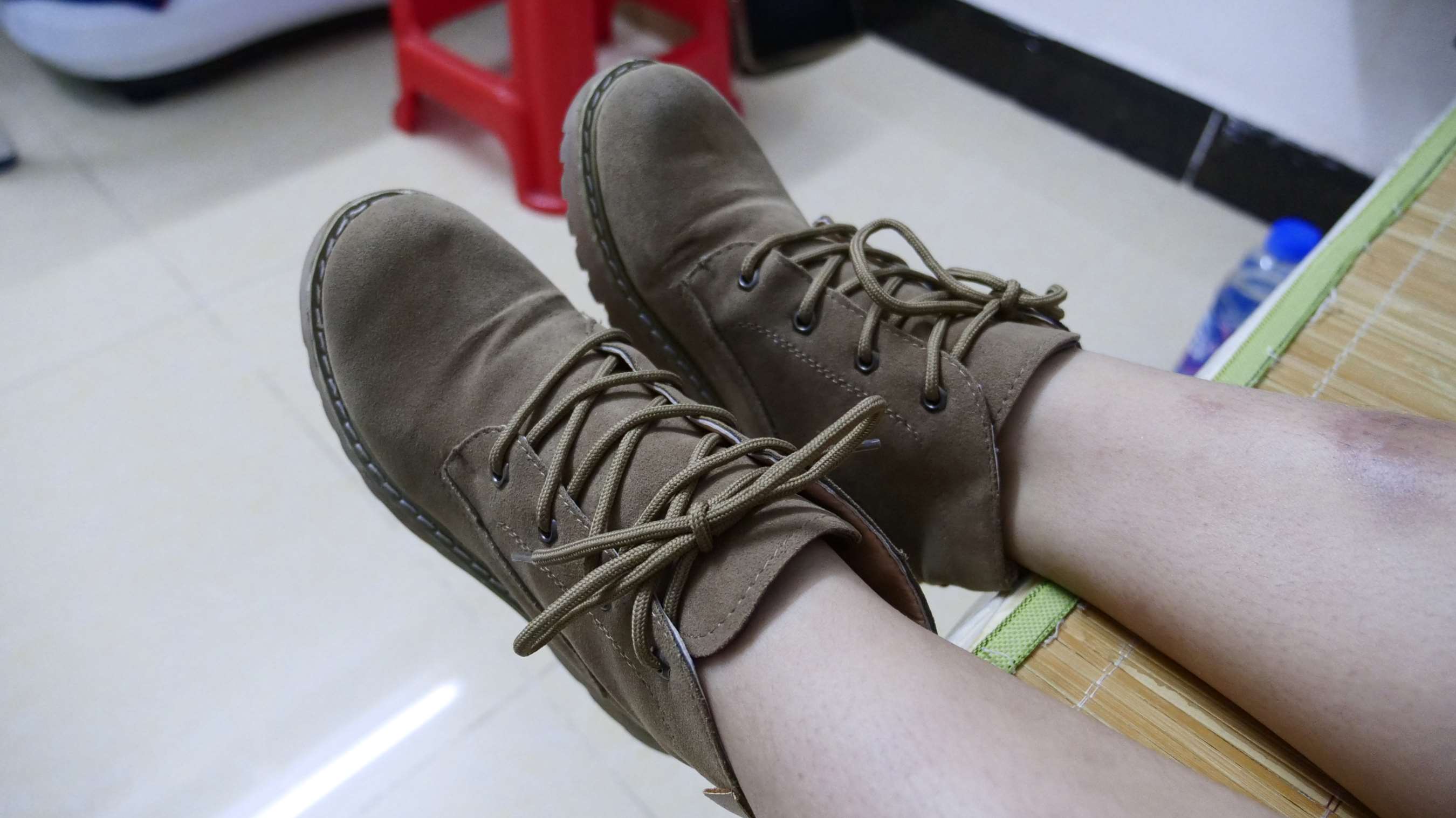 《大石靴》作品图