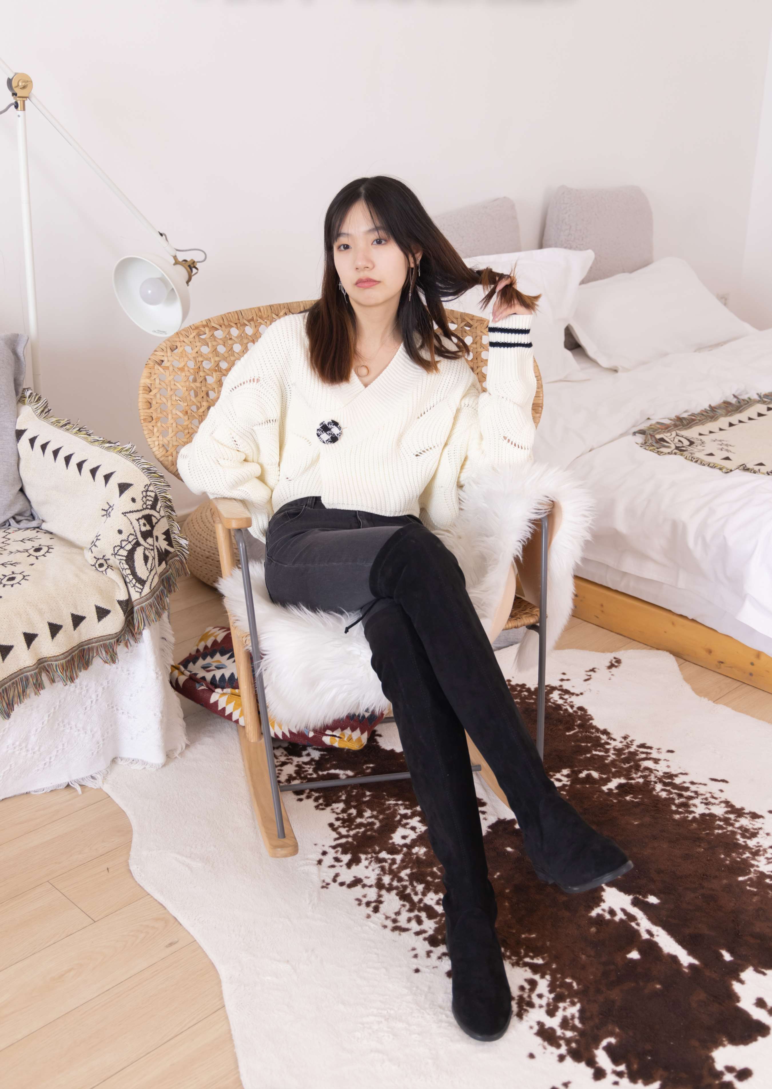 《小甜豆-长靴油亮灰丝の裤里丝》作品图