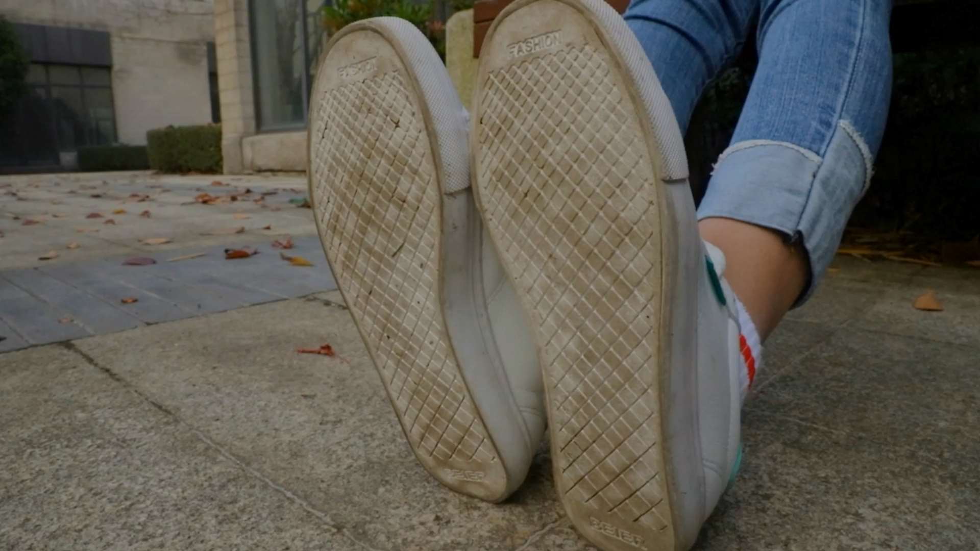 《[视频]少女牛仔板鞋の棉袜脚丫》作品图