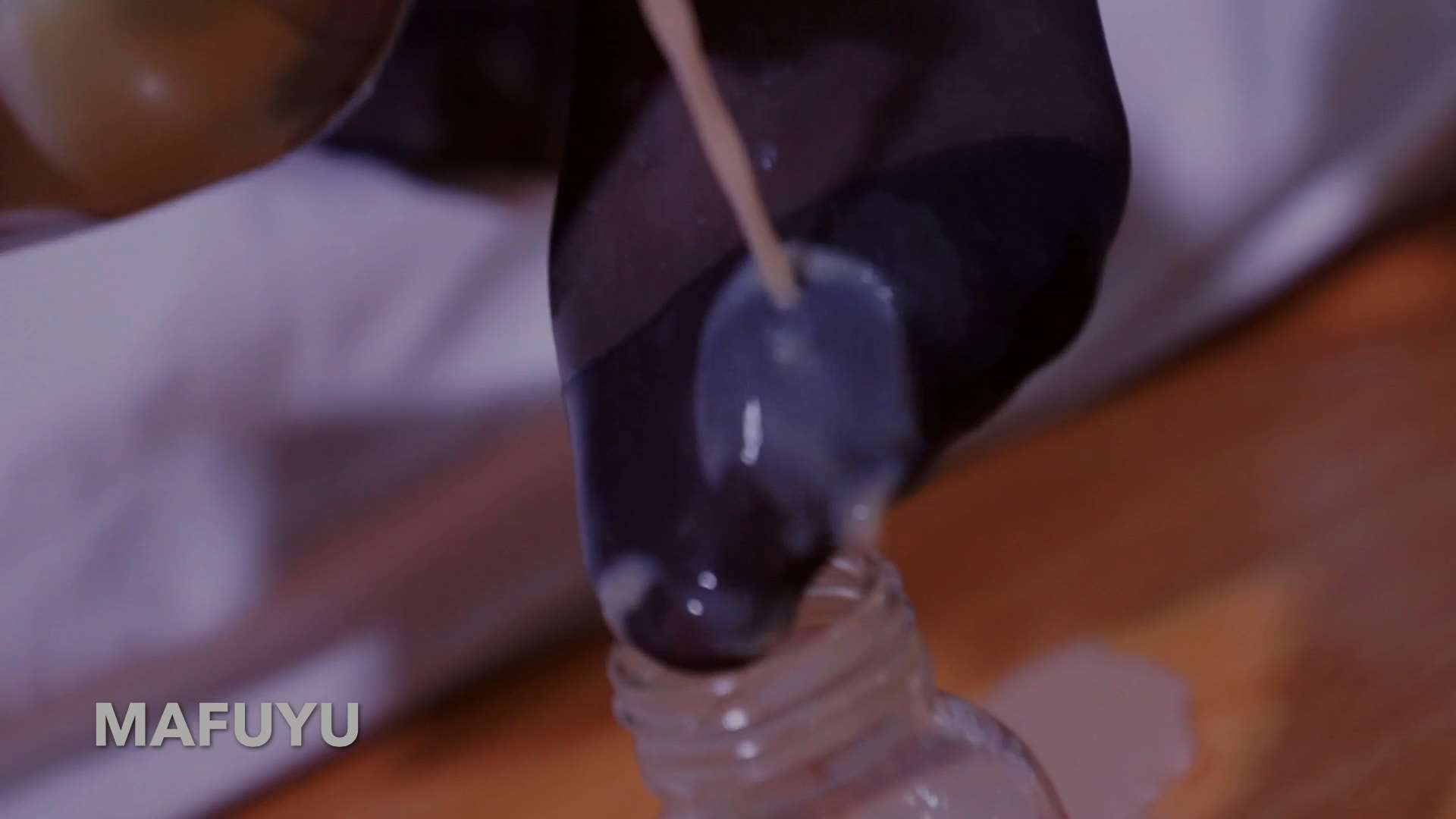 《[视频]丝袜配奶茶》作品图