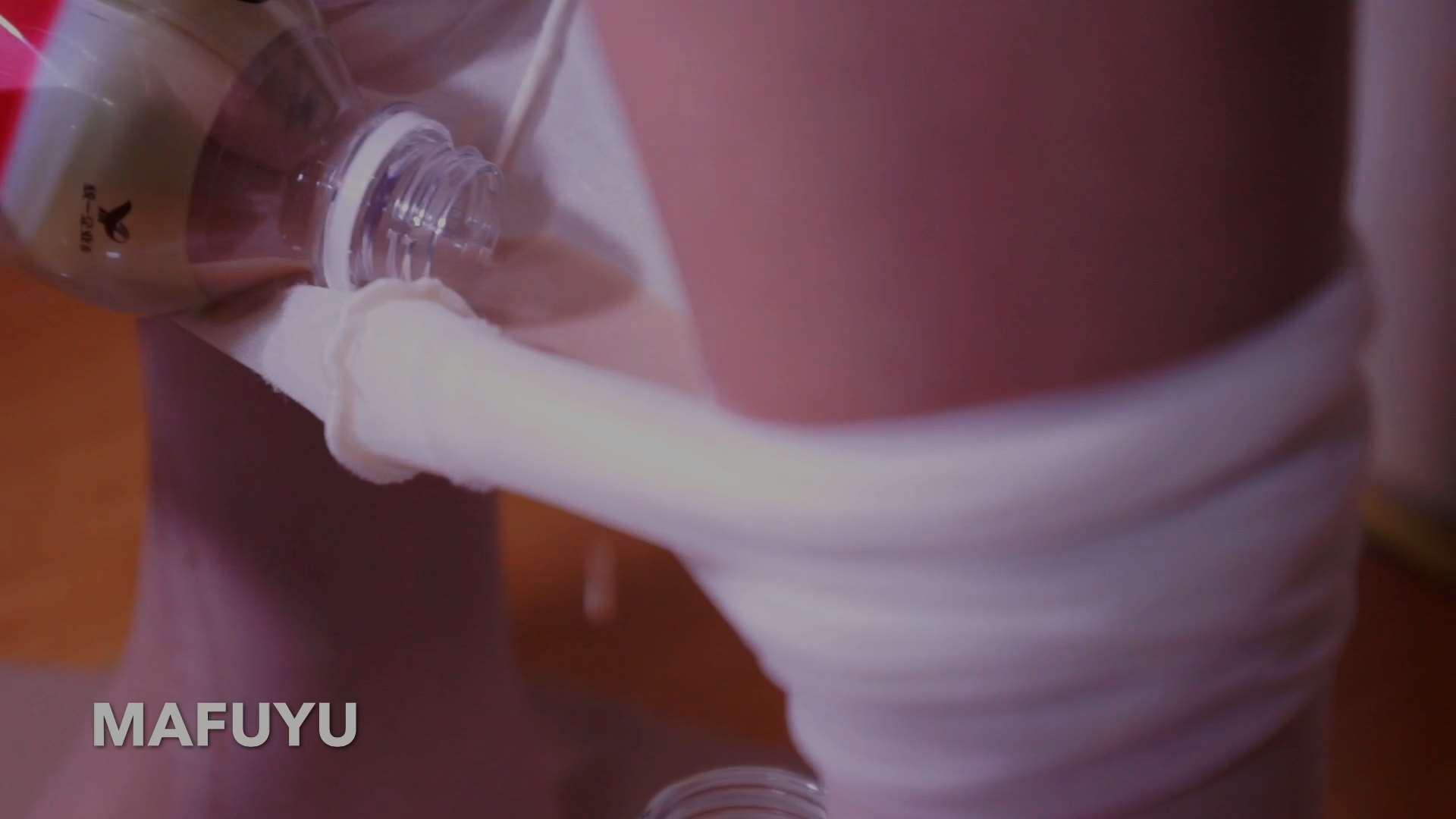 《[视频]丝袜配奶茶》作品图