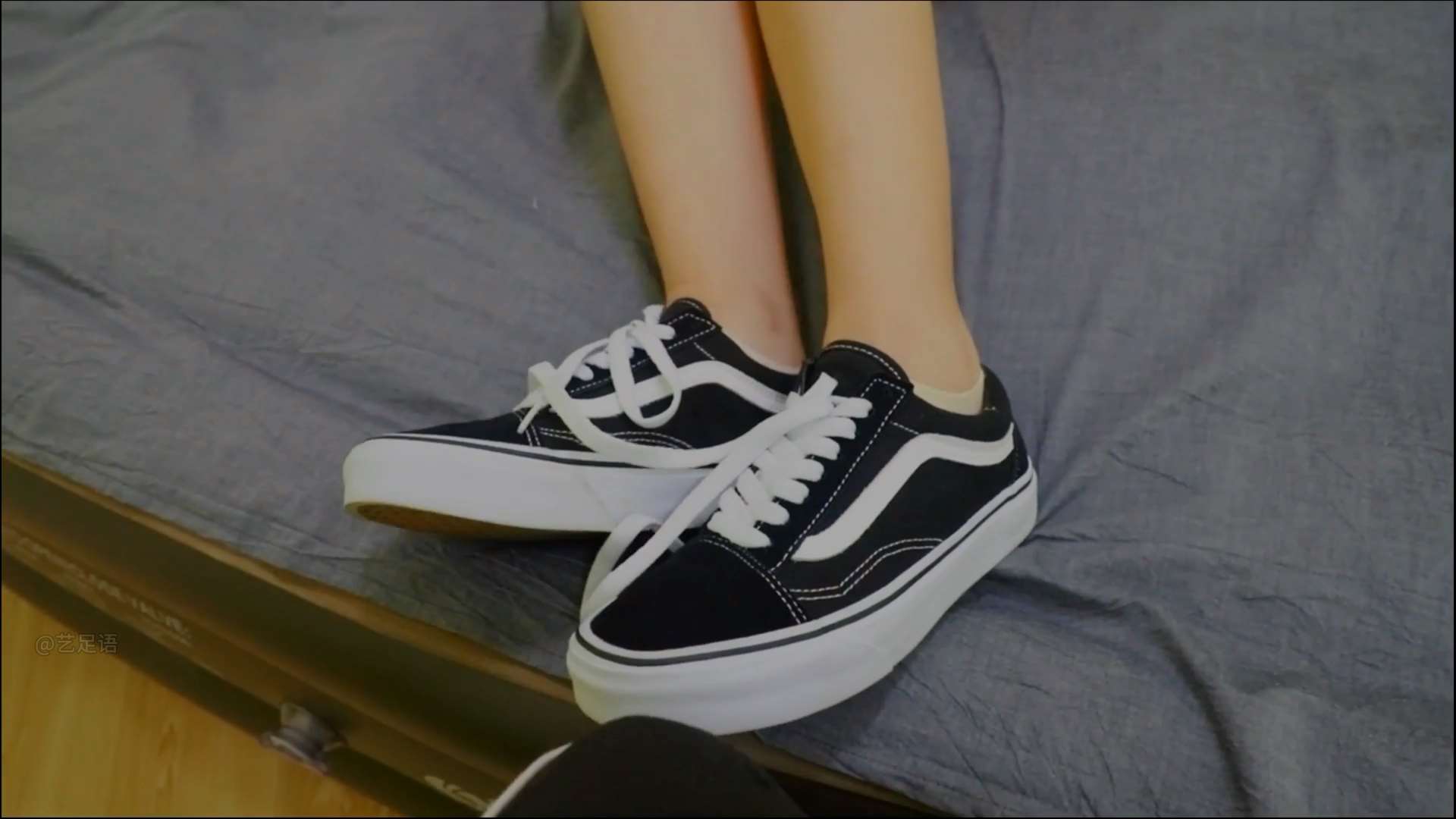 《[视频]热裤白棉袜脚丫》作品图