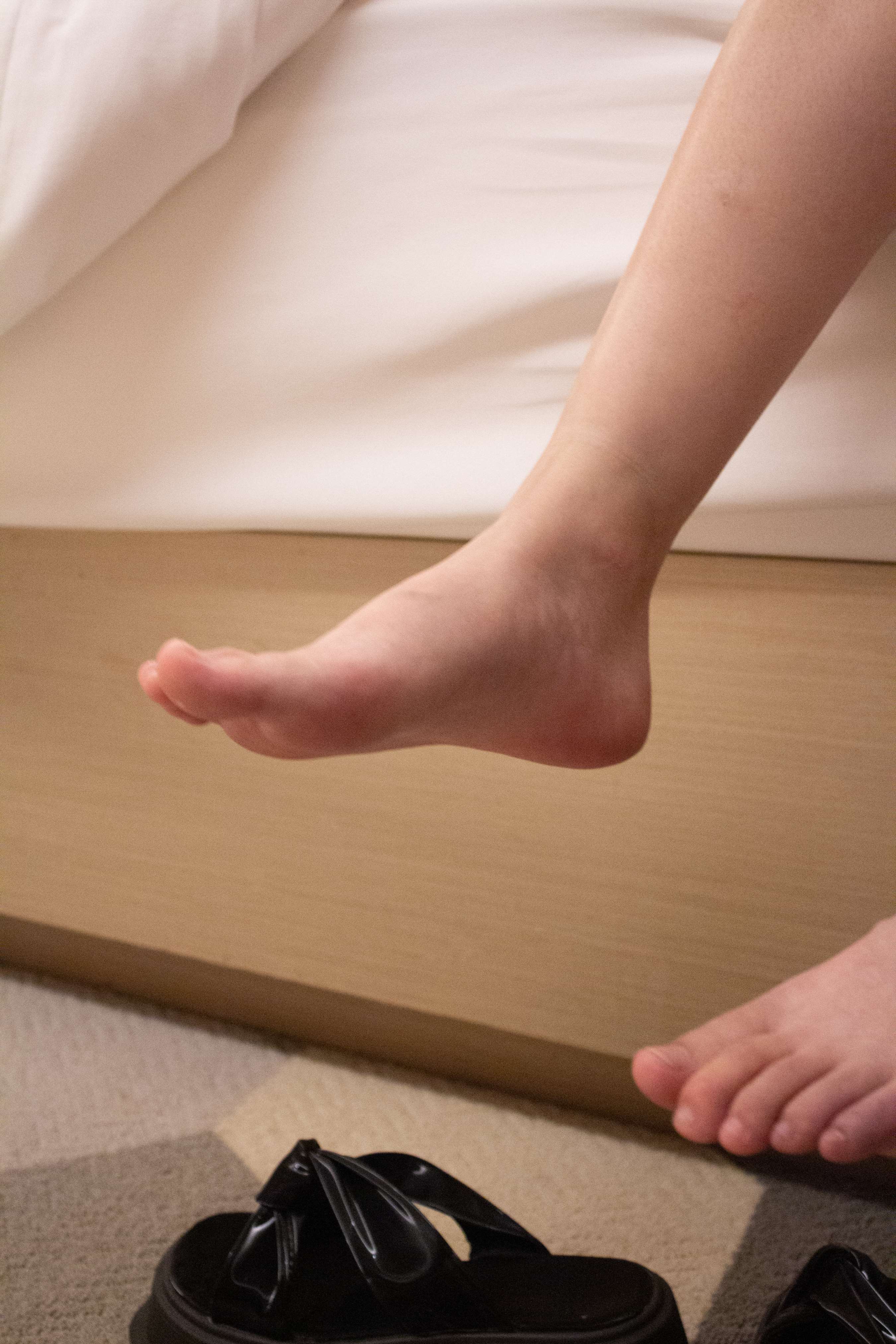 《约拍活泼开朗的柜台小姐姐》作品图