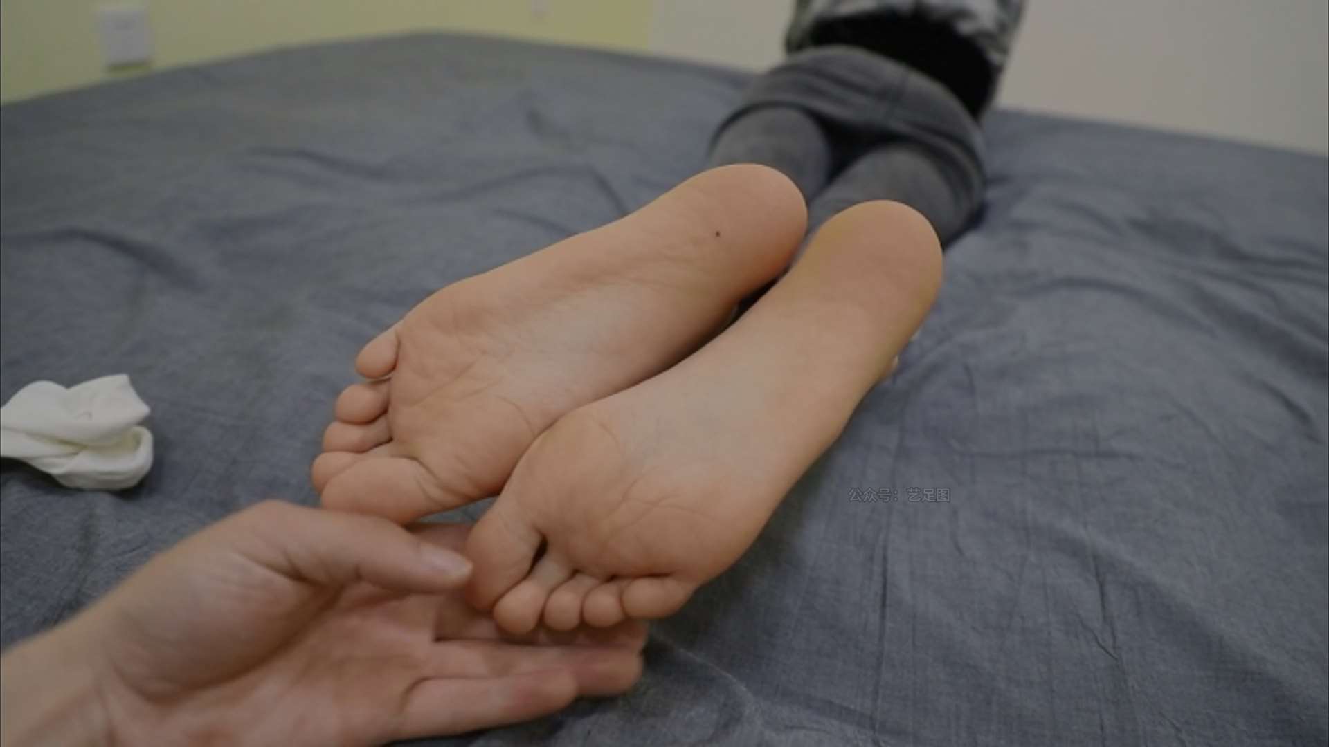 《[视频]少女粉板鞋の白棉袜》作品图