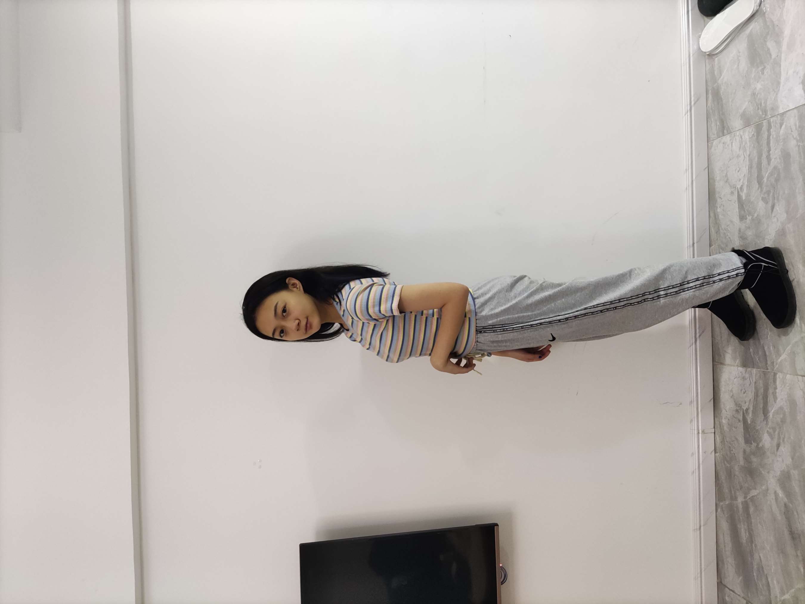 《兵兵嫩足》作品图