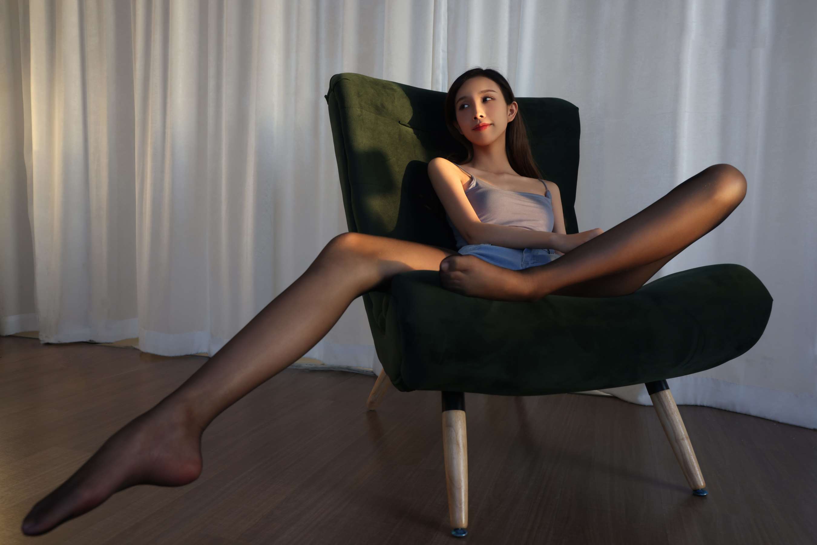 《筱筱热裤牛仔の黑丝》作品图