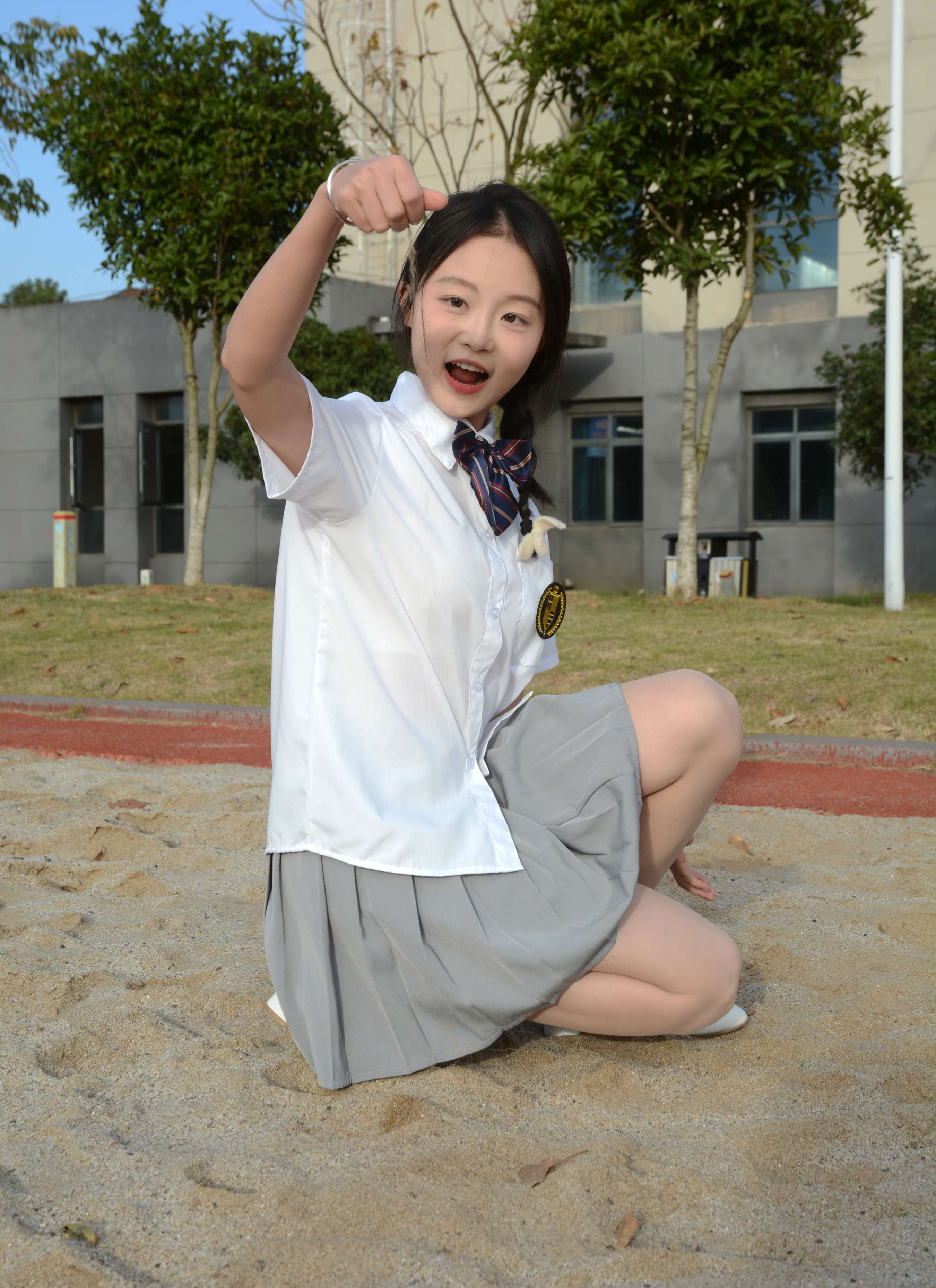 《双双-秋季玩沙》作品图