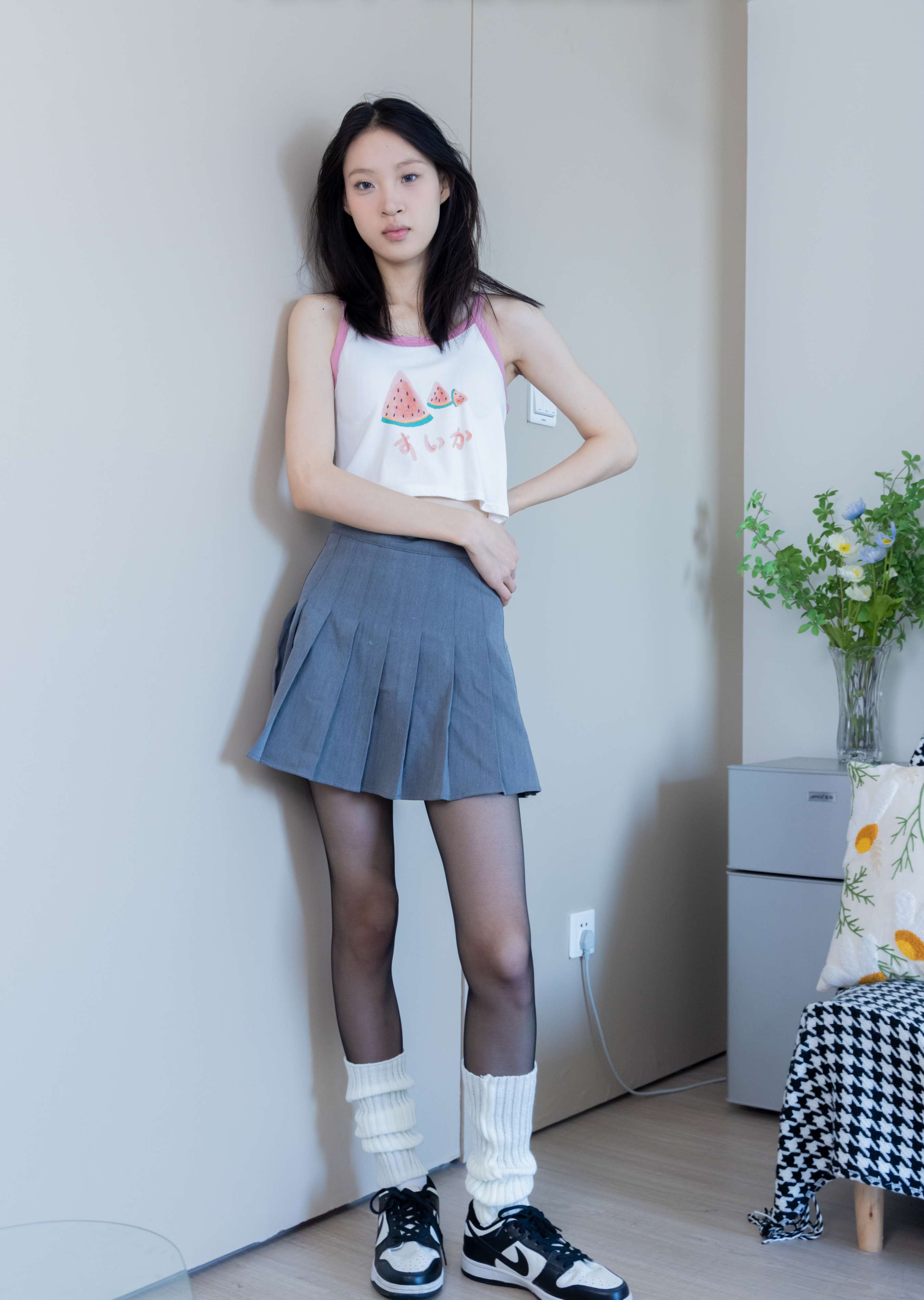 《雪糕-板鞋白棉袜の黑丝堆堆袜套》作品图