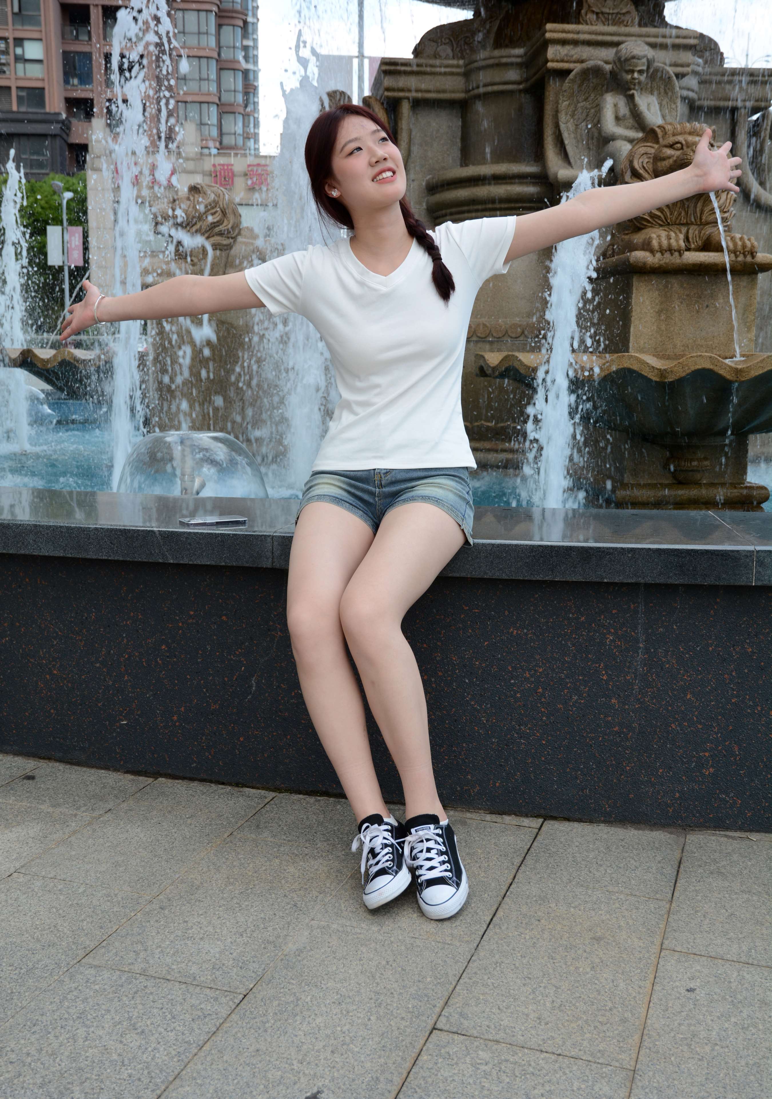 《菲菲 记忆中的帆布鞋》作品图