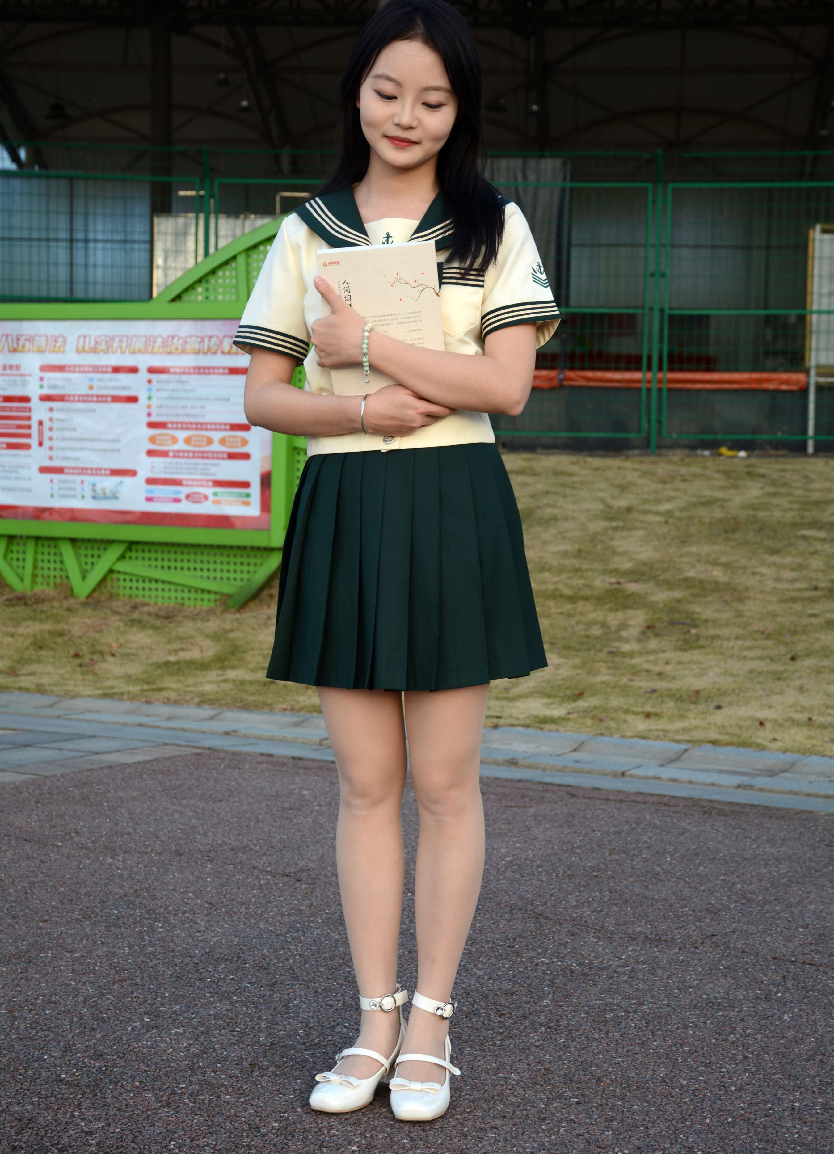 《双双 沙滩JK制服の丝足》作品图