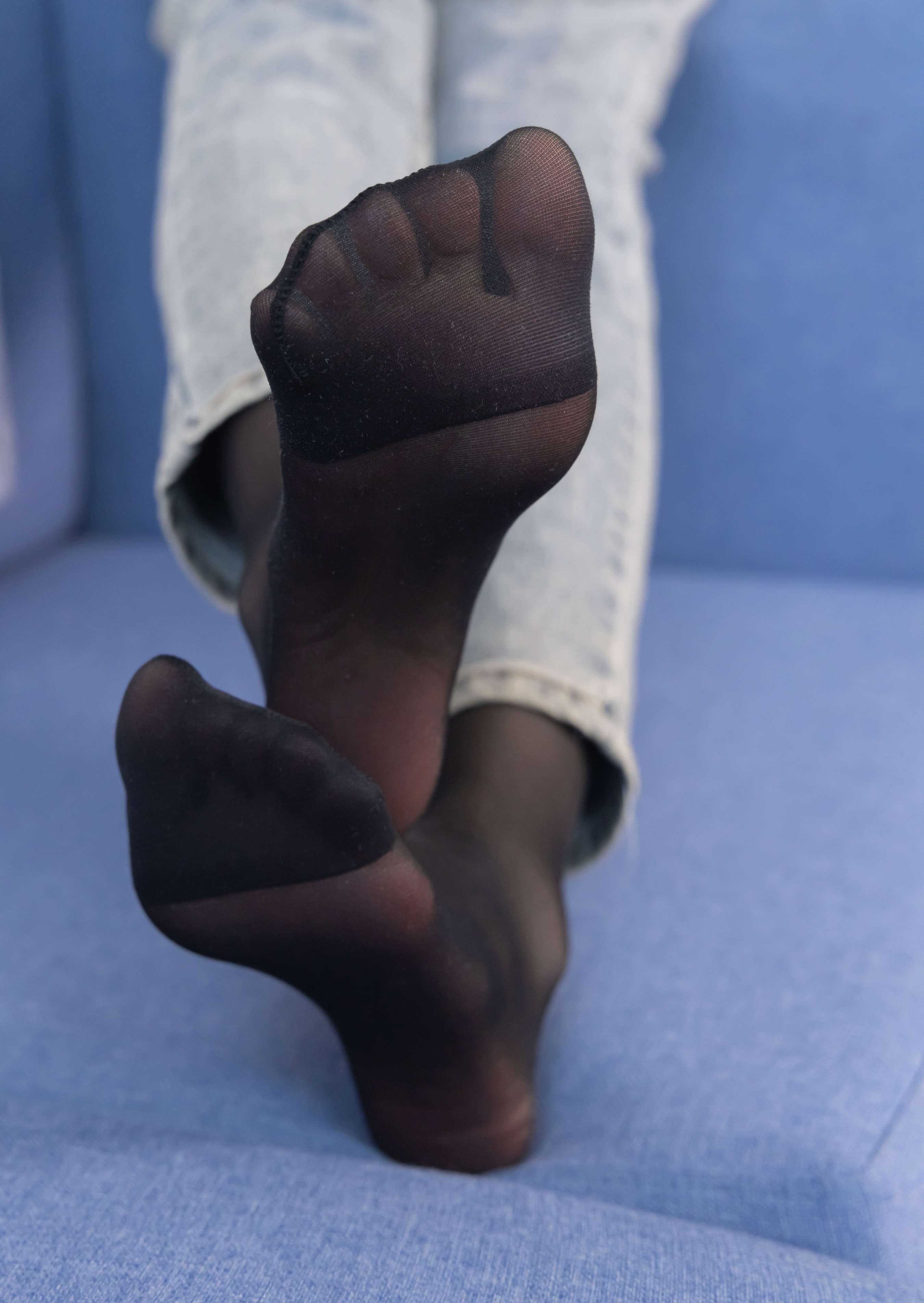 《稚予-高跟裤里丝の裸足》作品图