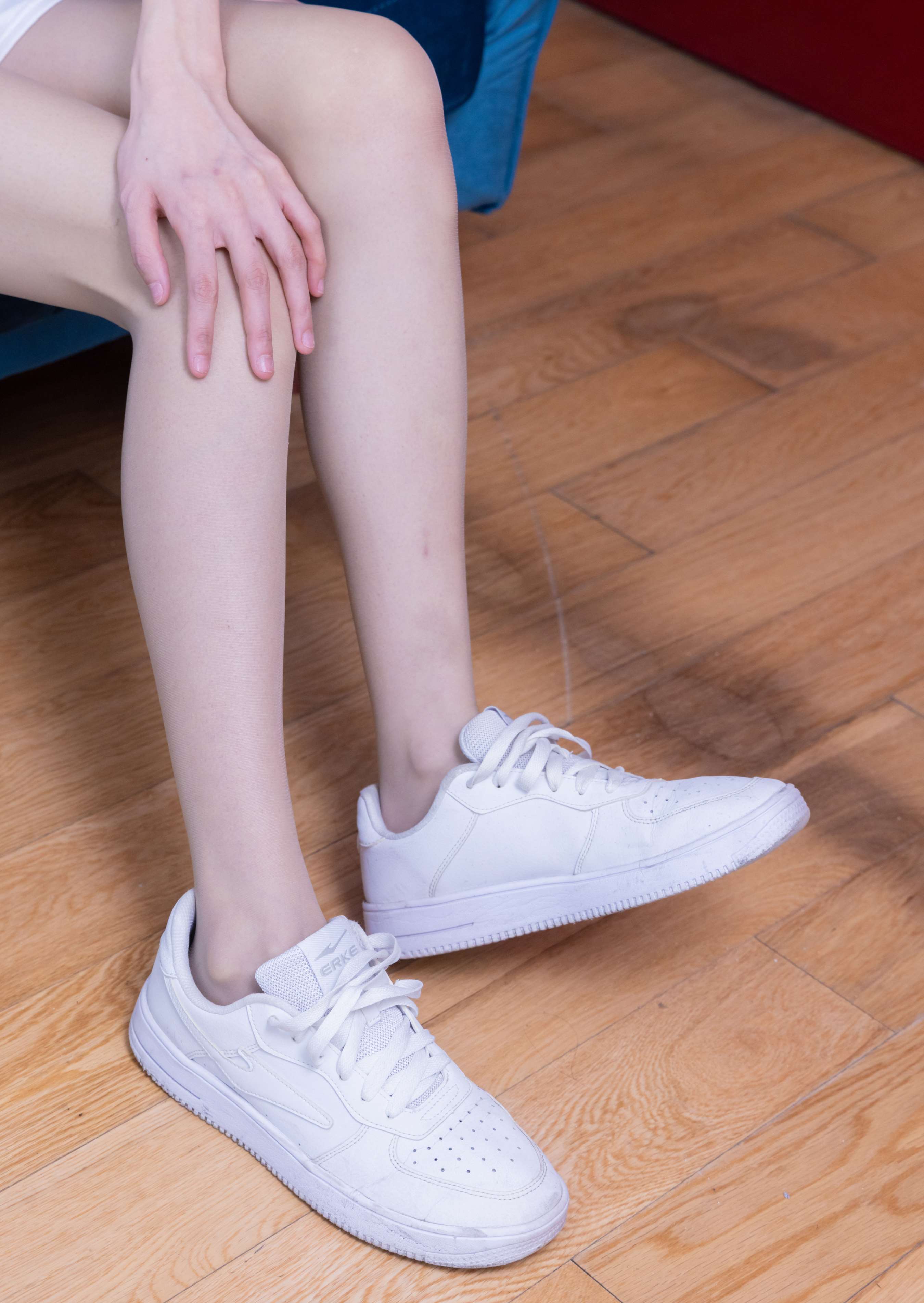 《雪糕 板鞋の灰丝》作品图