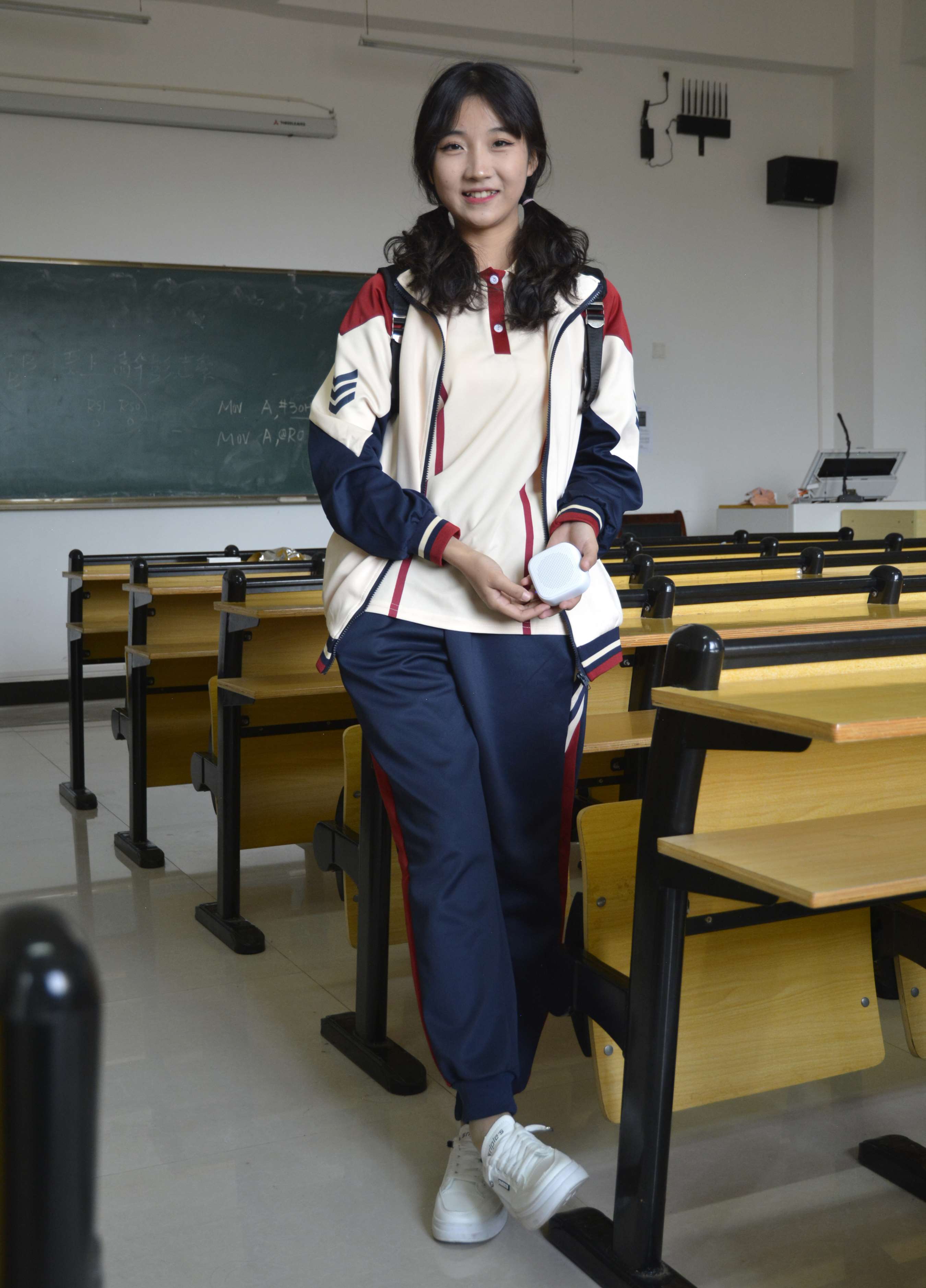 《点点 英伦风校服》作品图