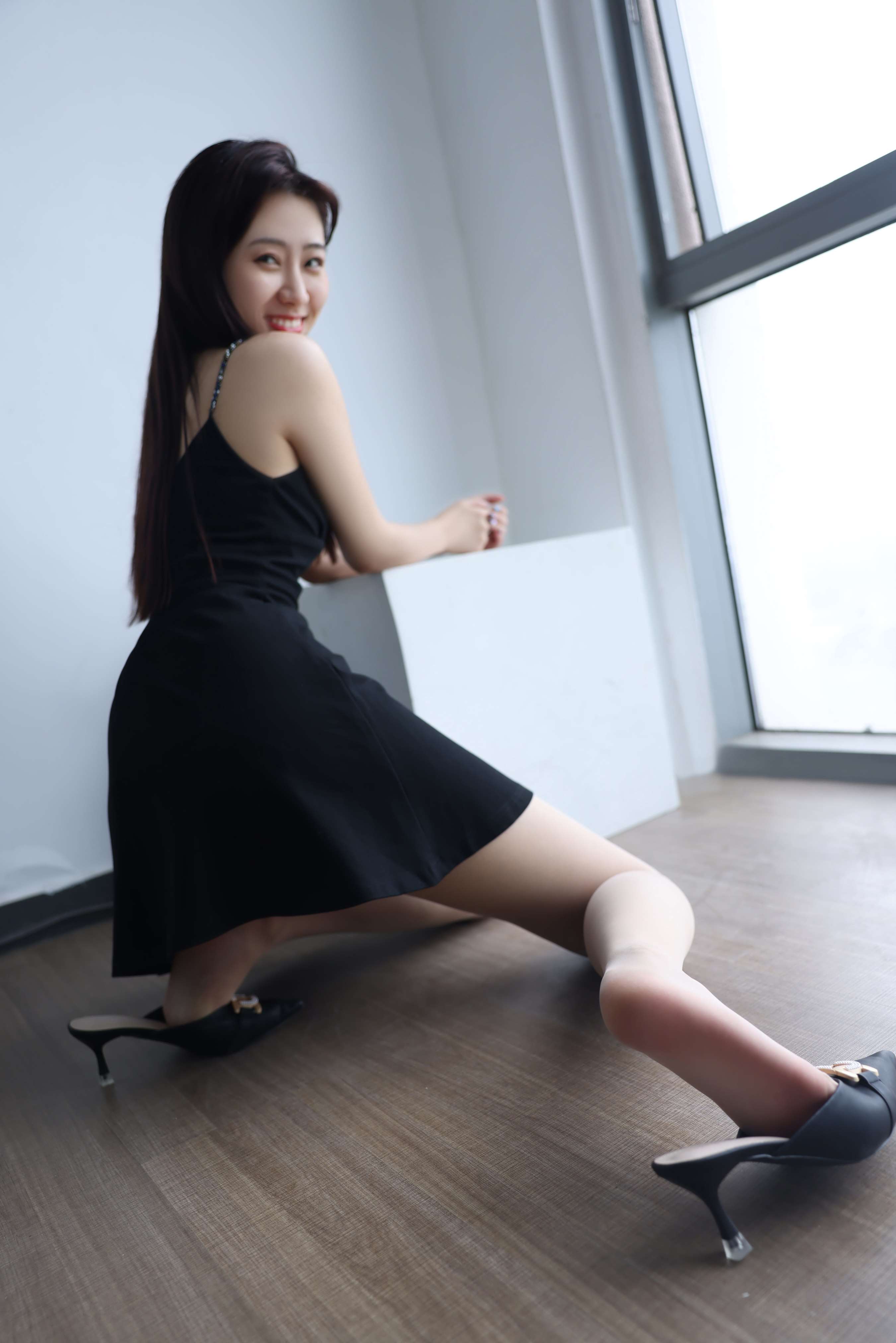 《沫沫吊带の丝足》作品图