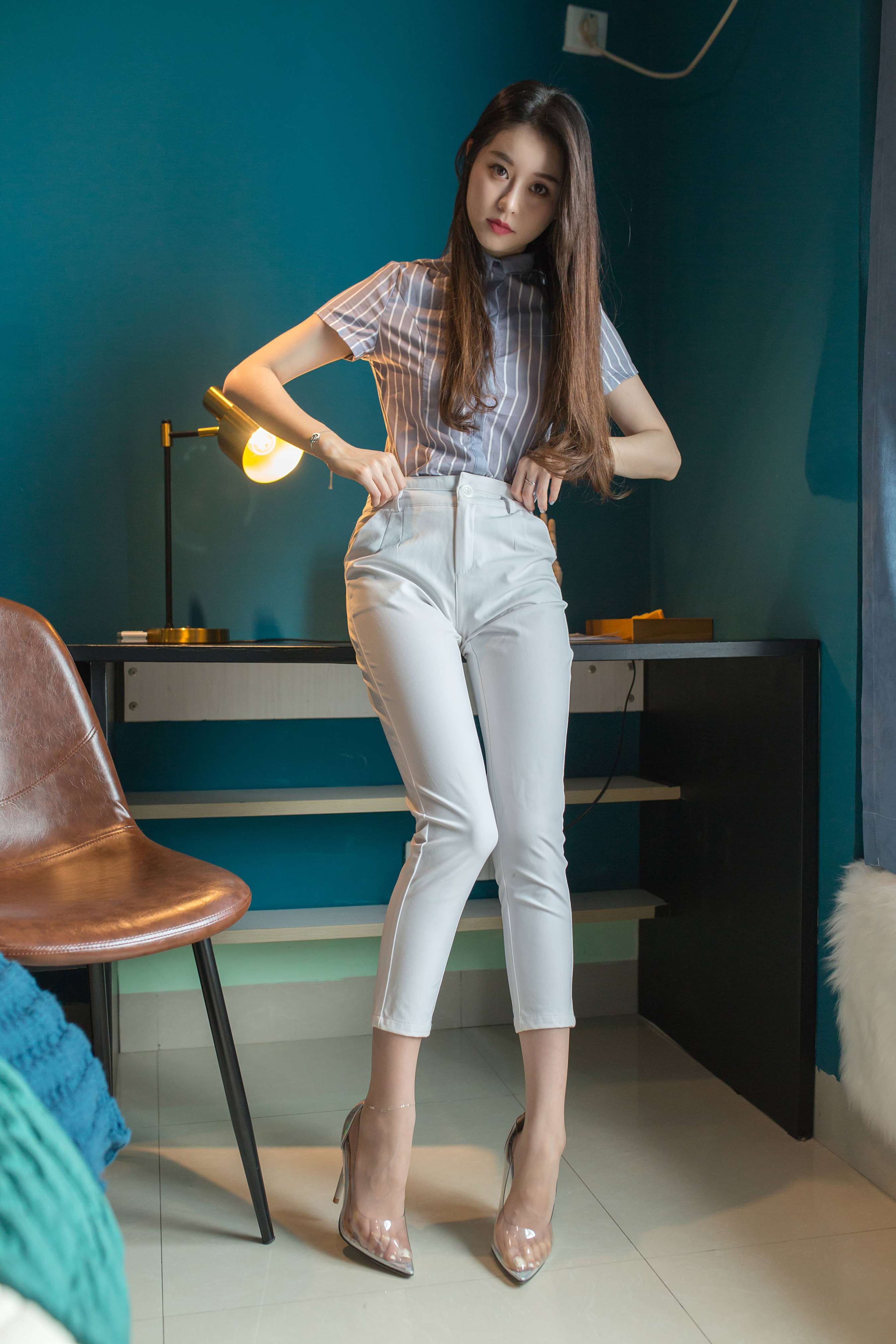 《学姐高跟の肉丝》作品图