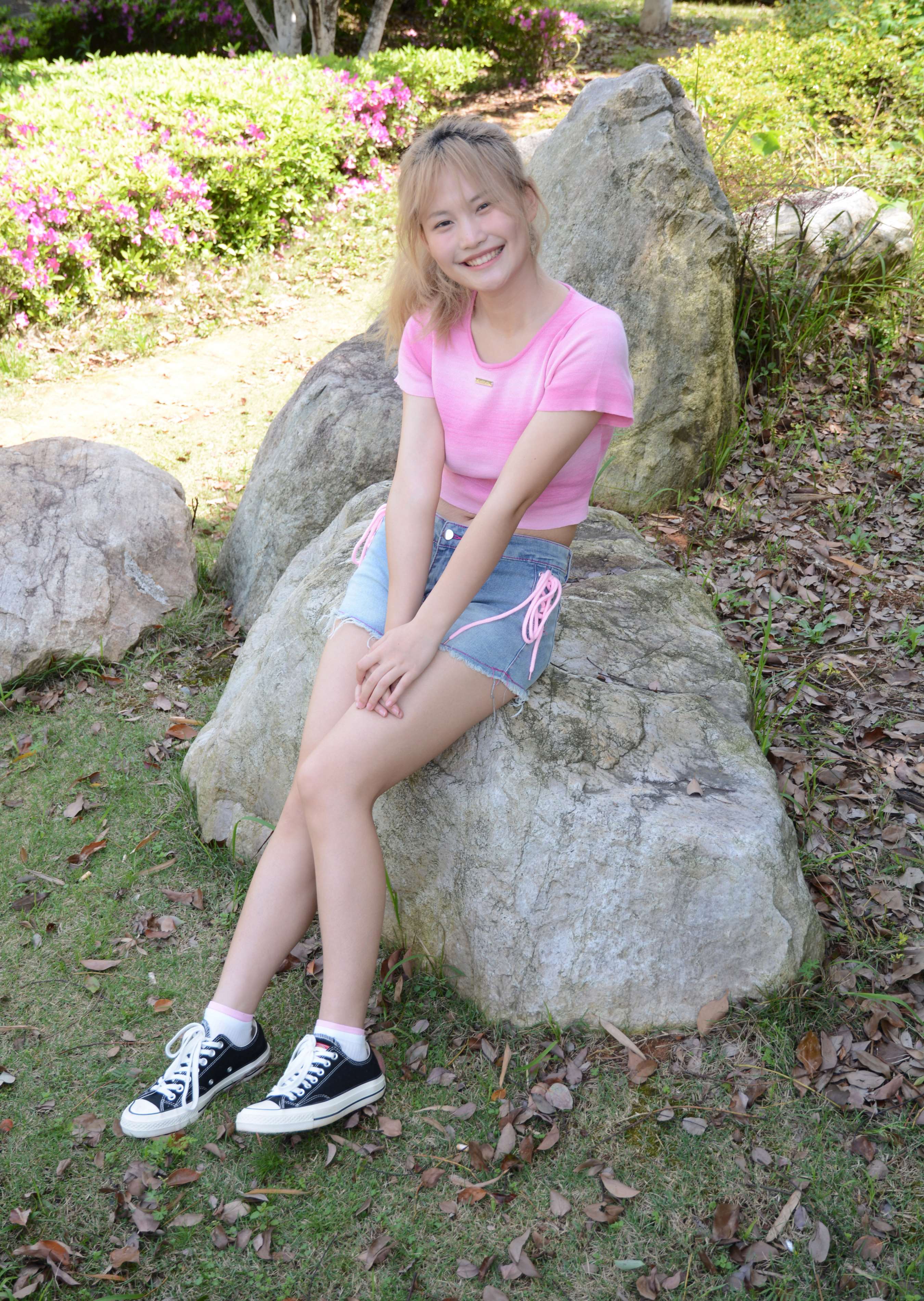 《幺幺帆布鞋の白棉袜》作品图