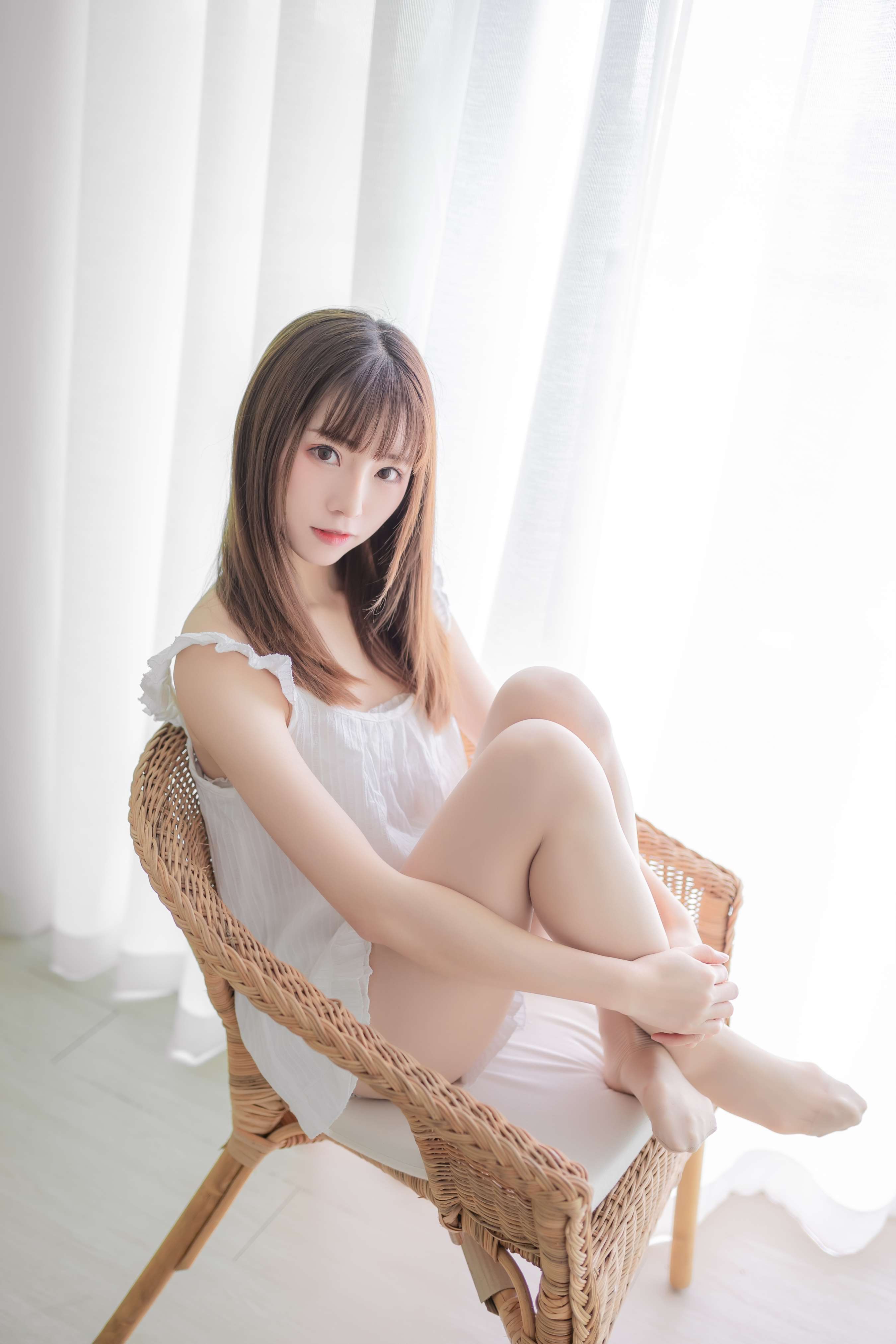 《少女睡衣の丝足》作品图