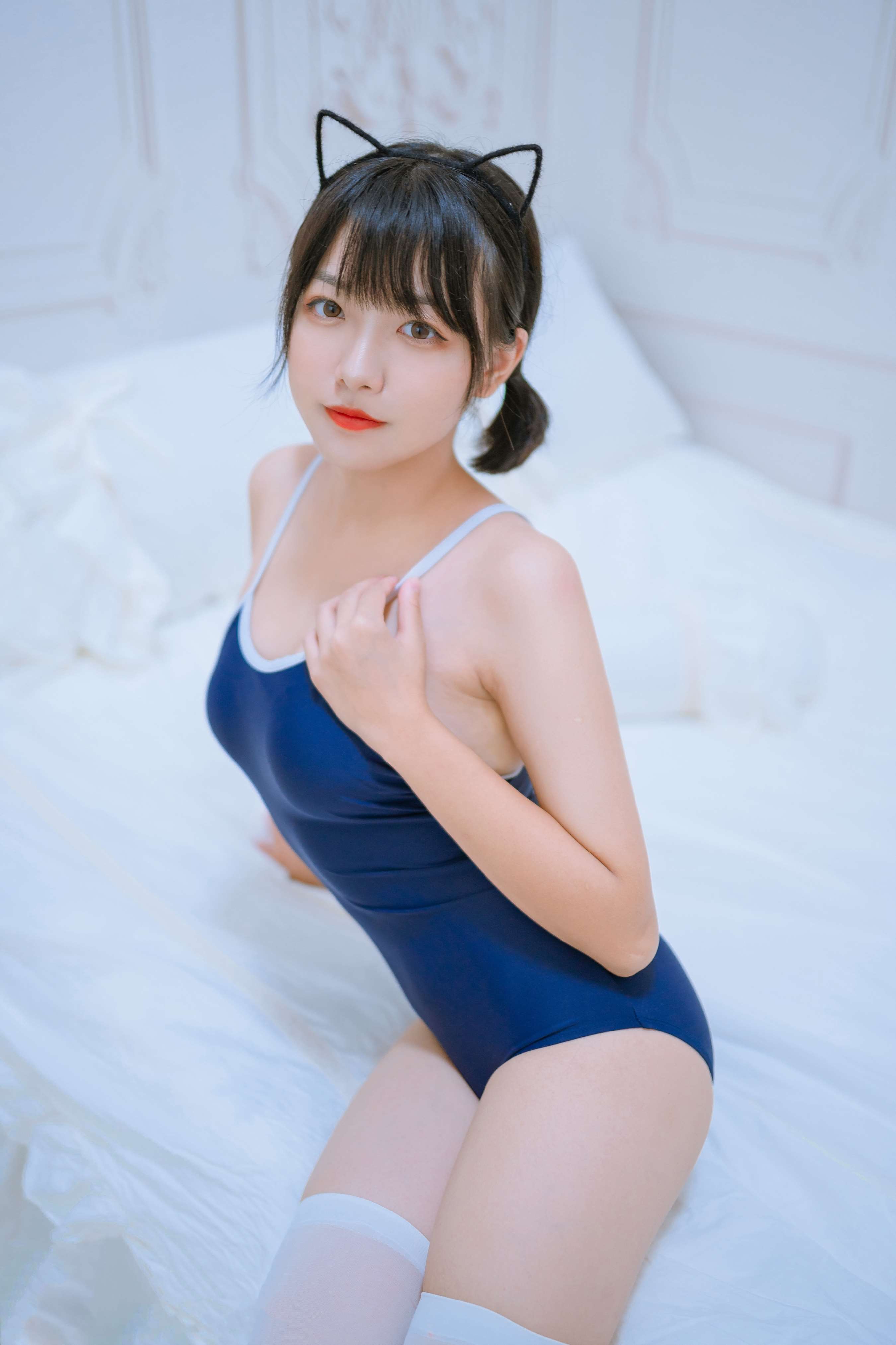 《少女死库水の白丝足》作品图