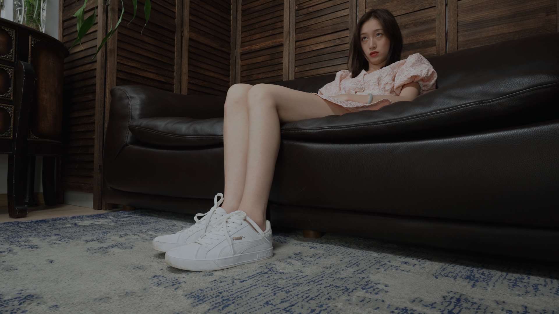 《[寄卖视频]-A&F-Baby-展示她的性感的小脚丫》作品图