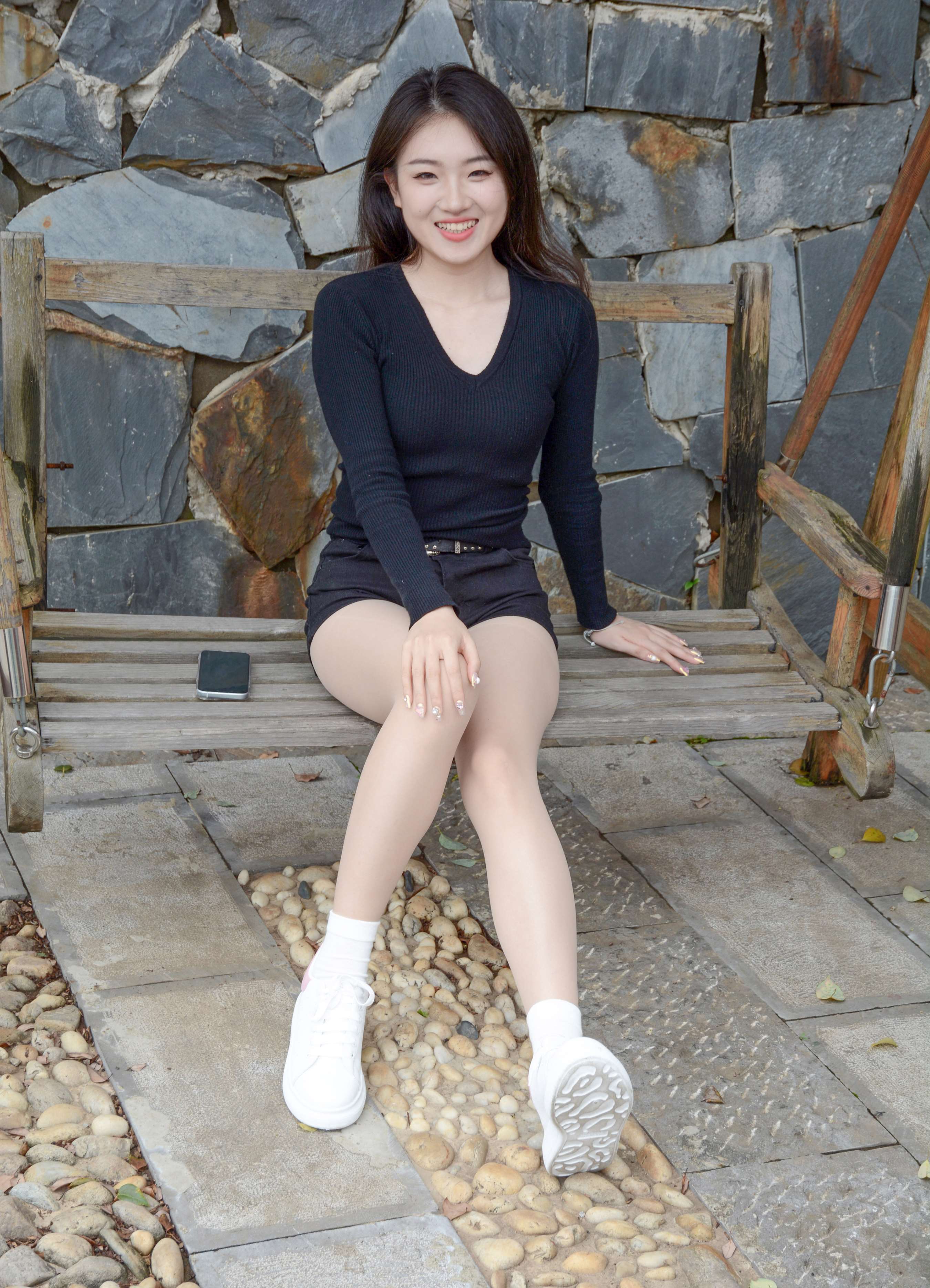 《环环丝足》作品图