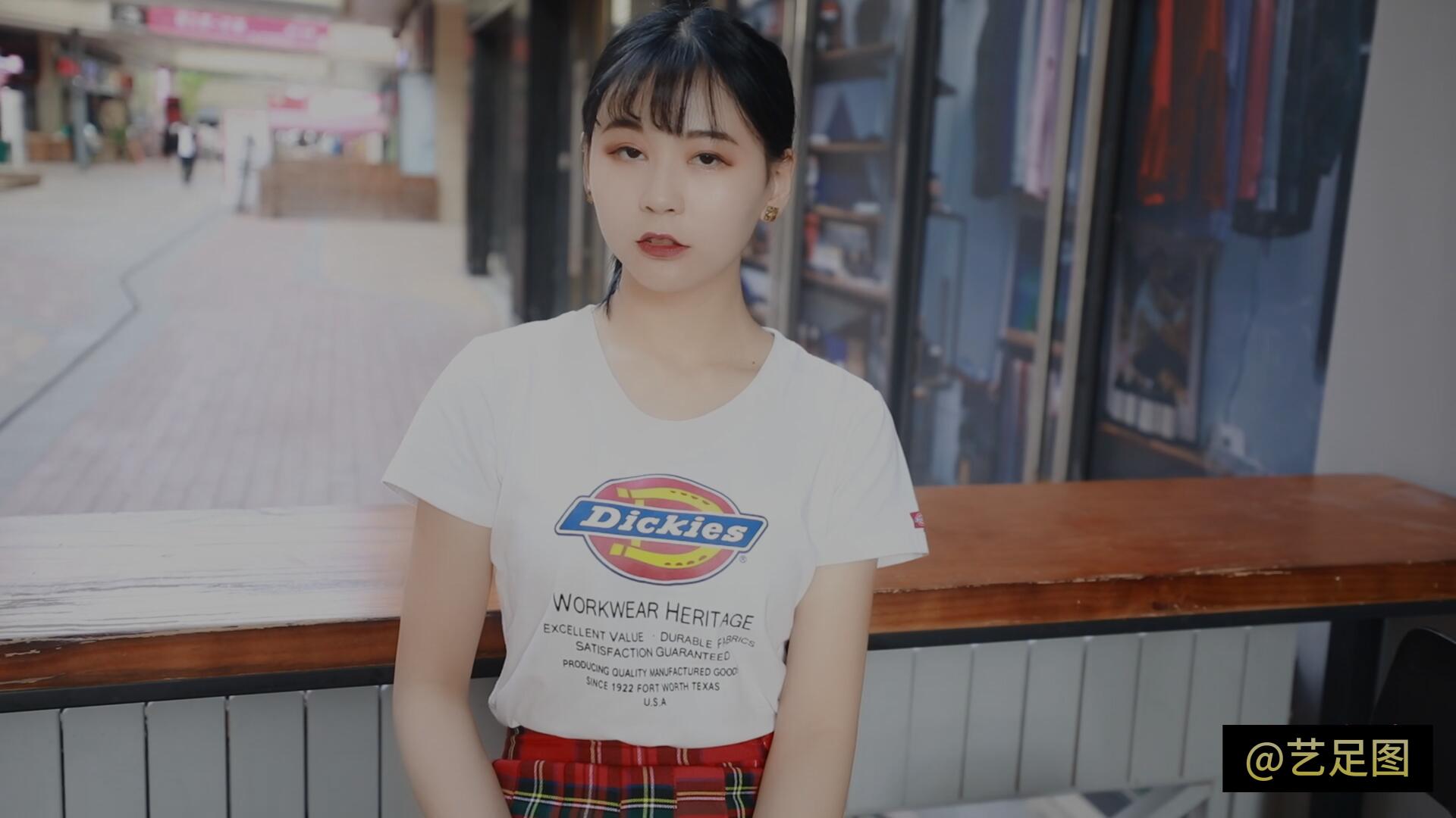 《[视频]可岚-油光丝袜的少女》作品图