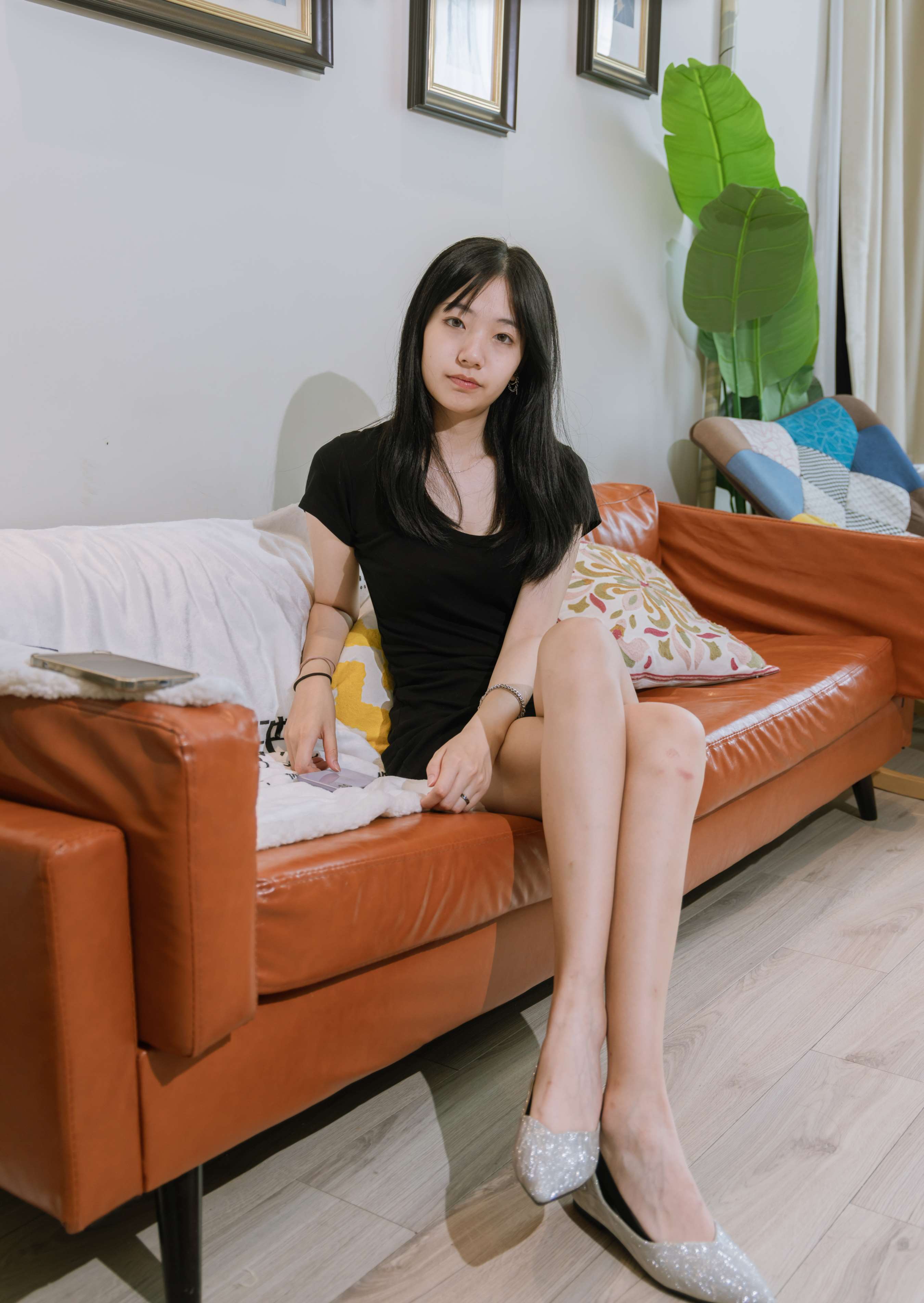 《小甜豆 黑色船袜の裸足》作品图