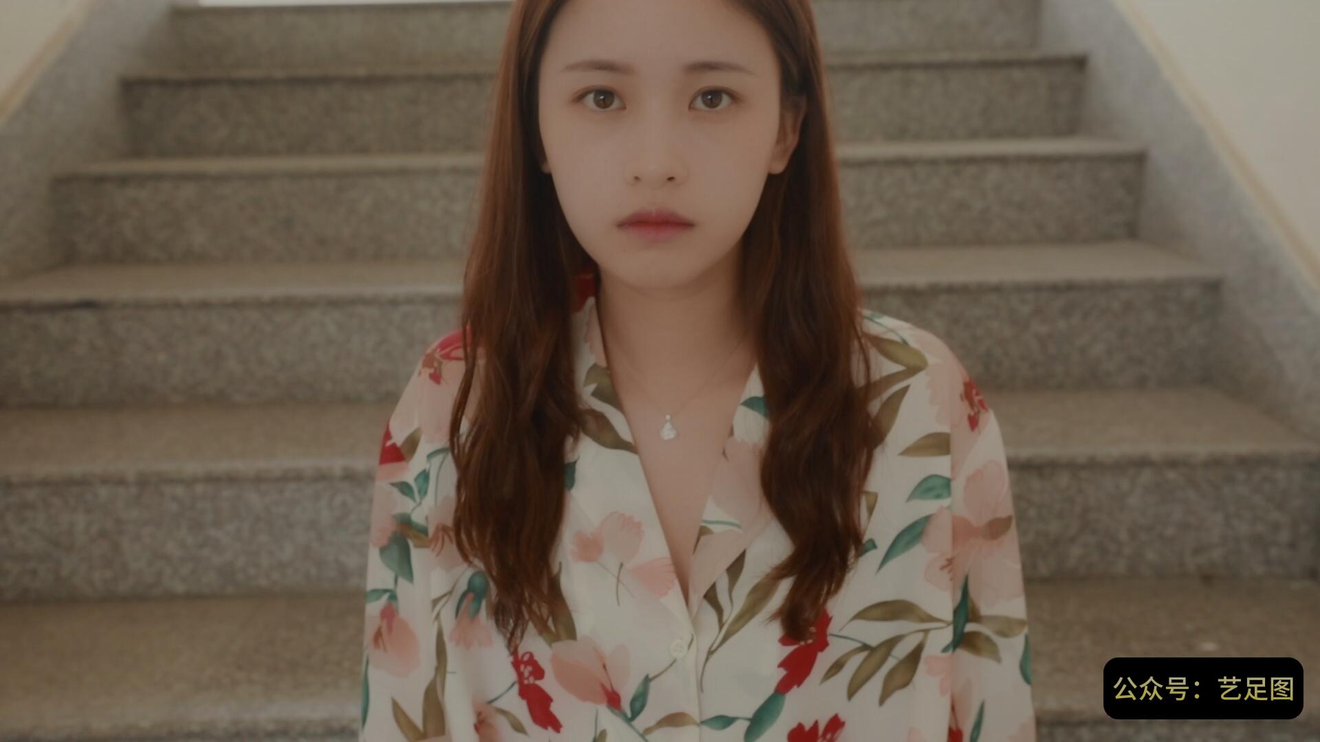 《[视频]宿楼丝袜美脚女神-魏婷婷》作品图