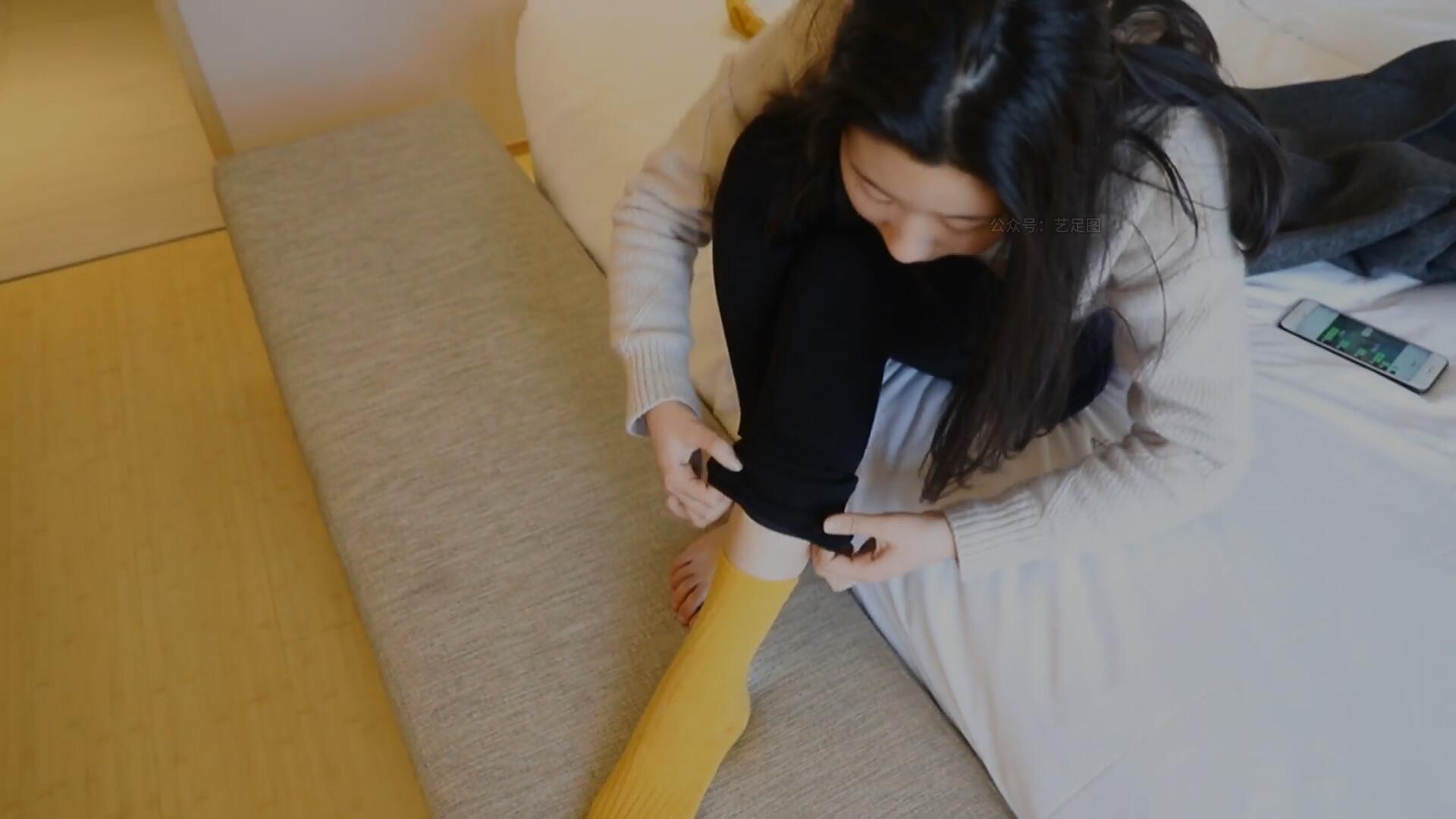 《[视频]少女长靴の黄棉袜脚》作品图