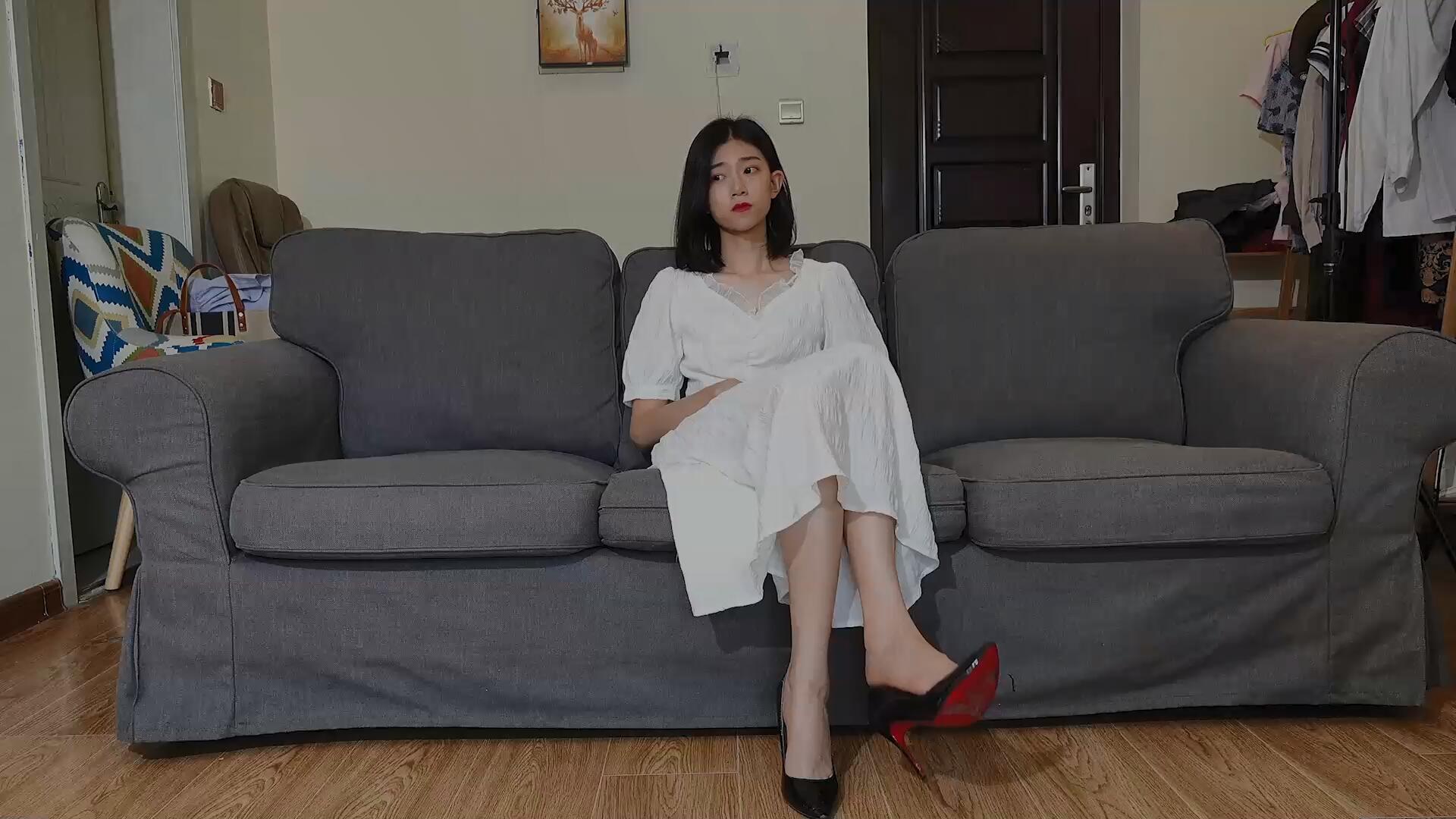 《[寄卖视频]-A&F-Yuti连衣裙高跟鞋裸足足秀》作品图