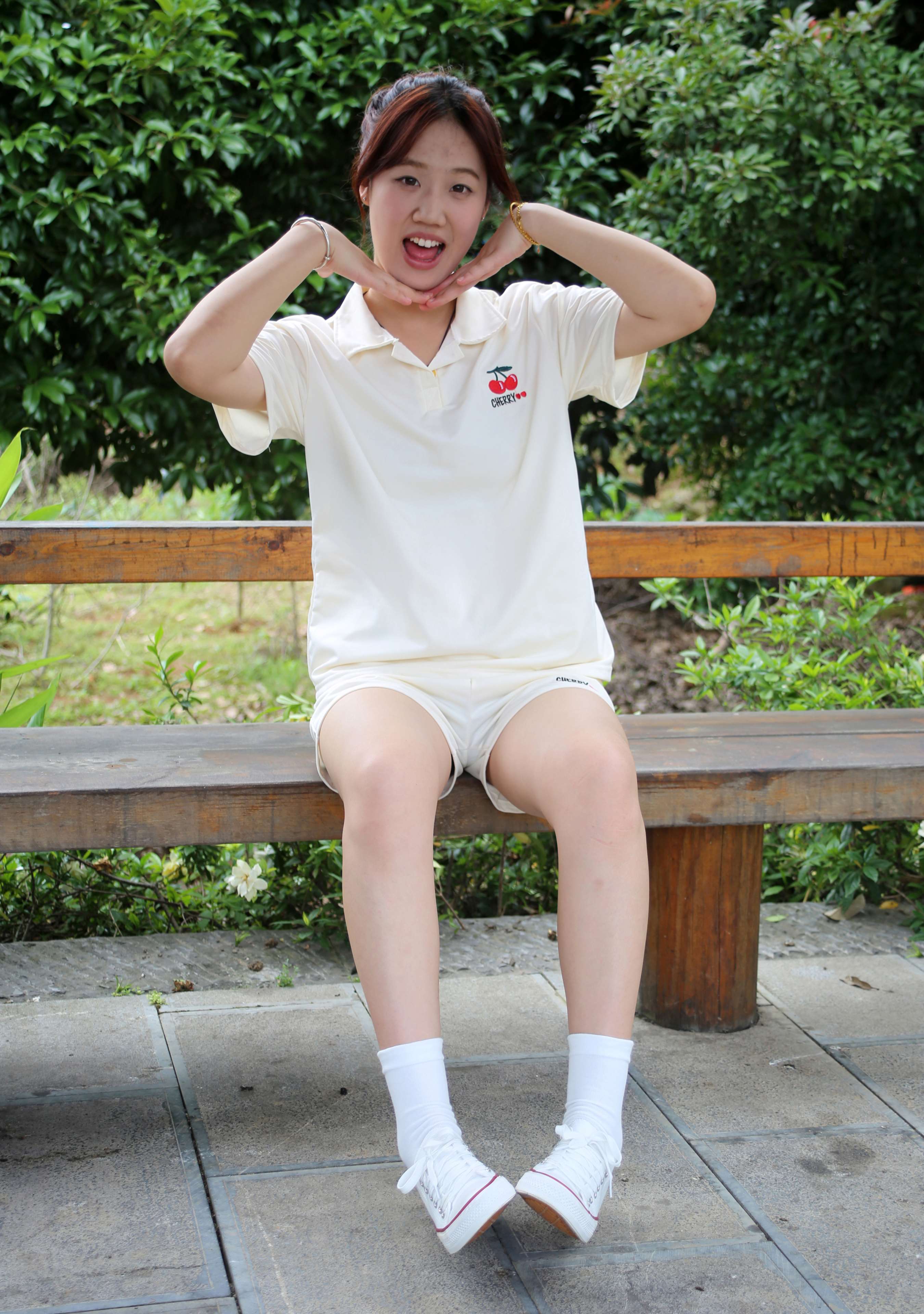 《菲菲休闲装帆布鞋の丝足》作品图