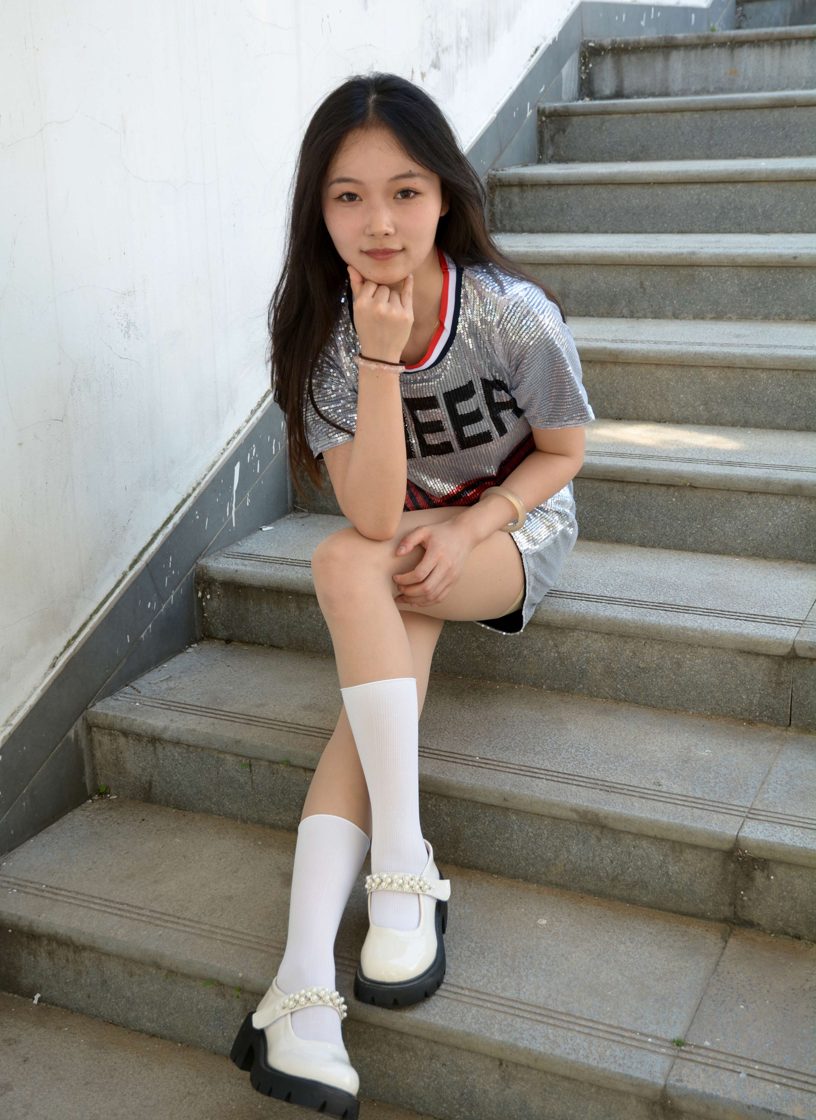 《芸芸白袜套丝》作品图