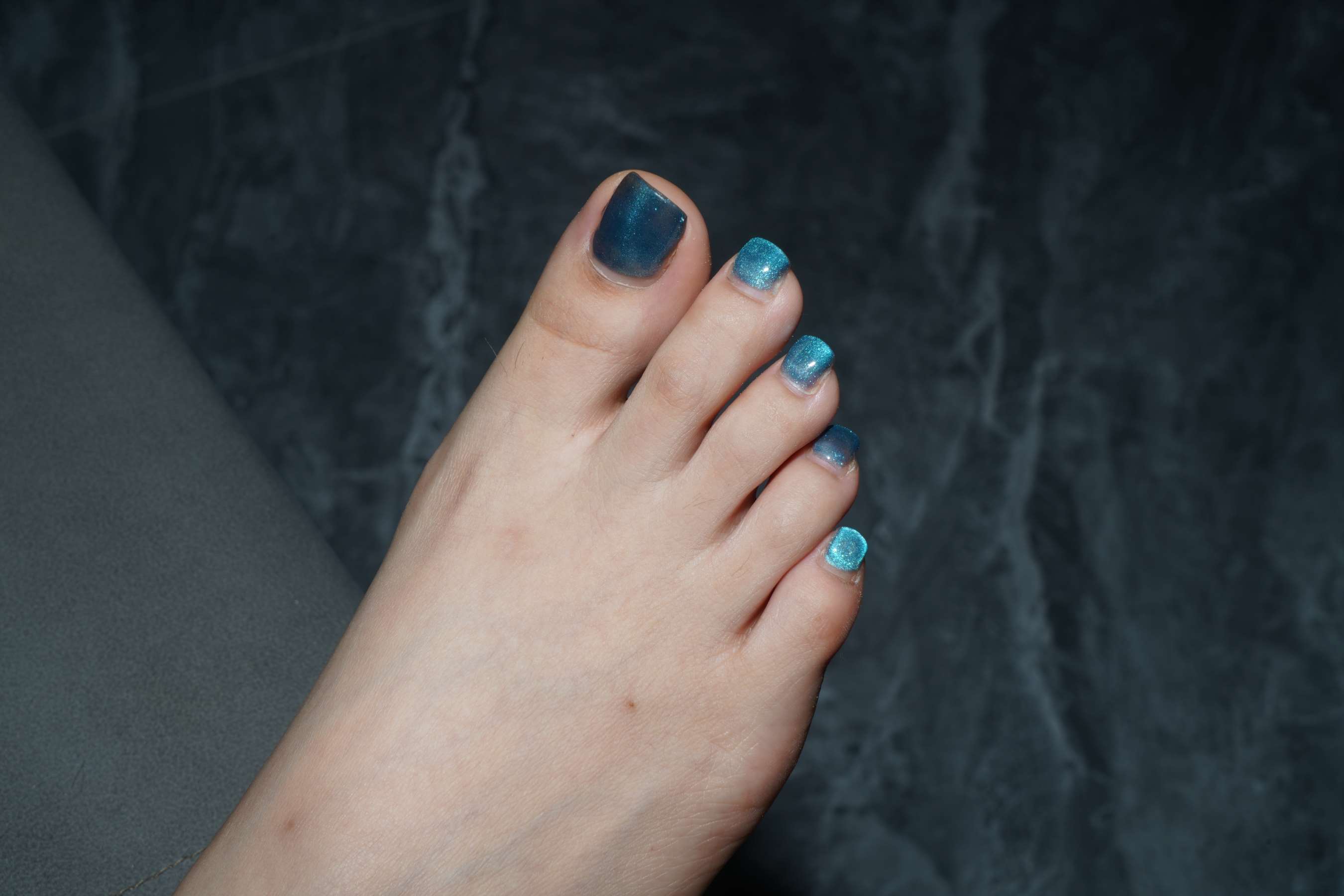 《伶伶小脚挑香蕉好好玩》作品图