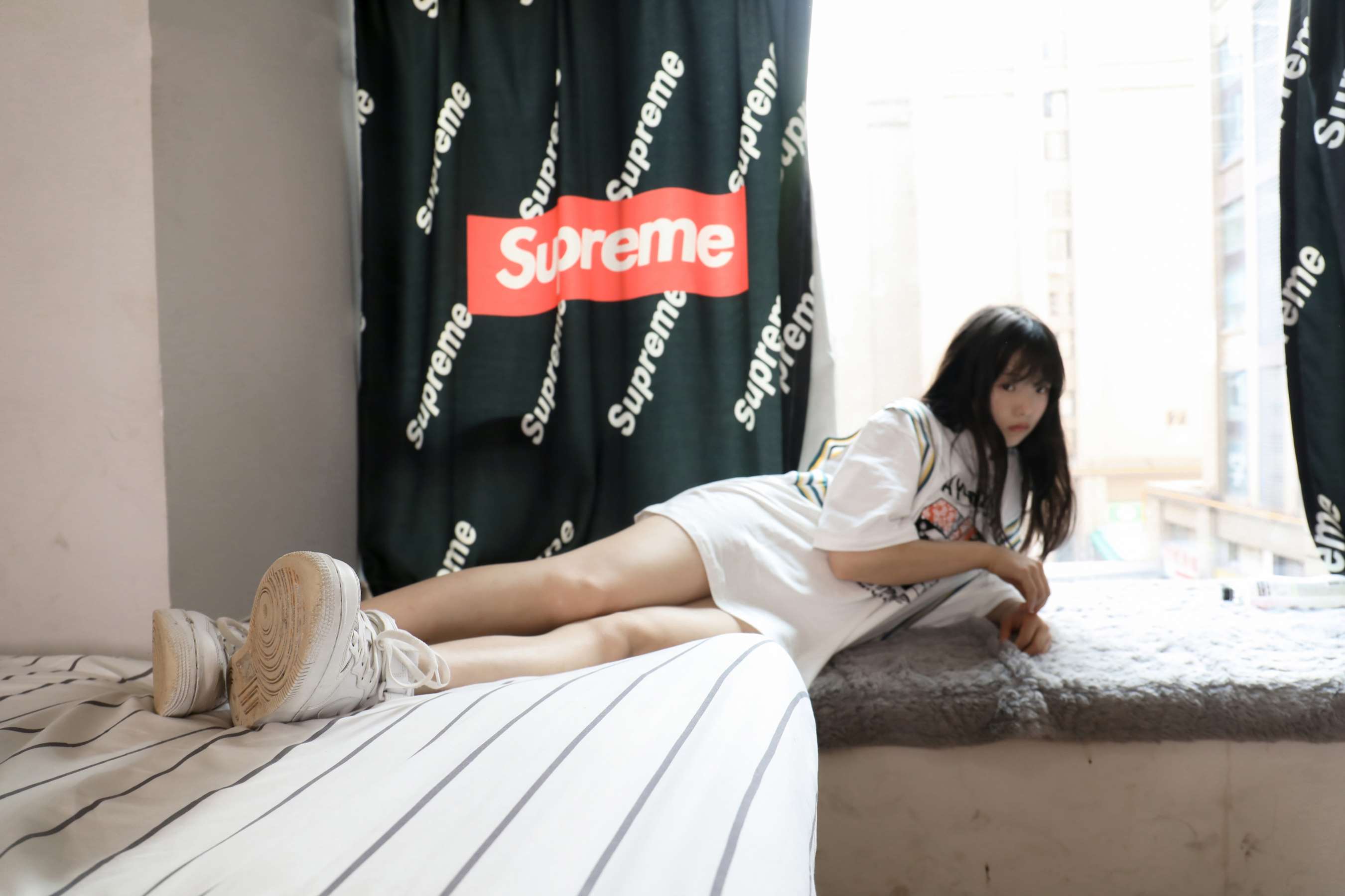 《灵唯 肉丝》作品图