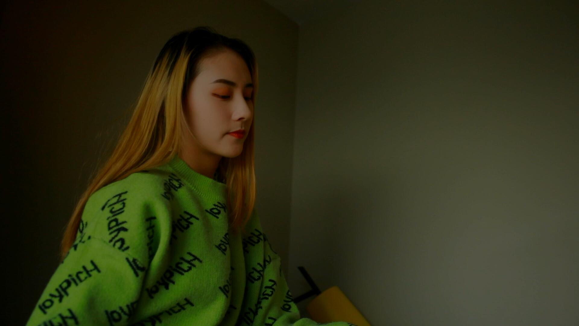 《[视频]小允儿-喜欢绿绿的衣服》作品图