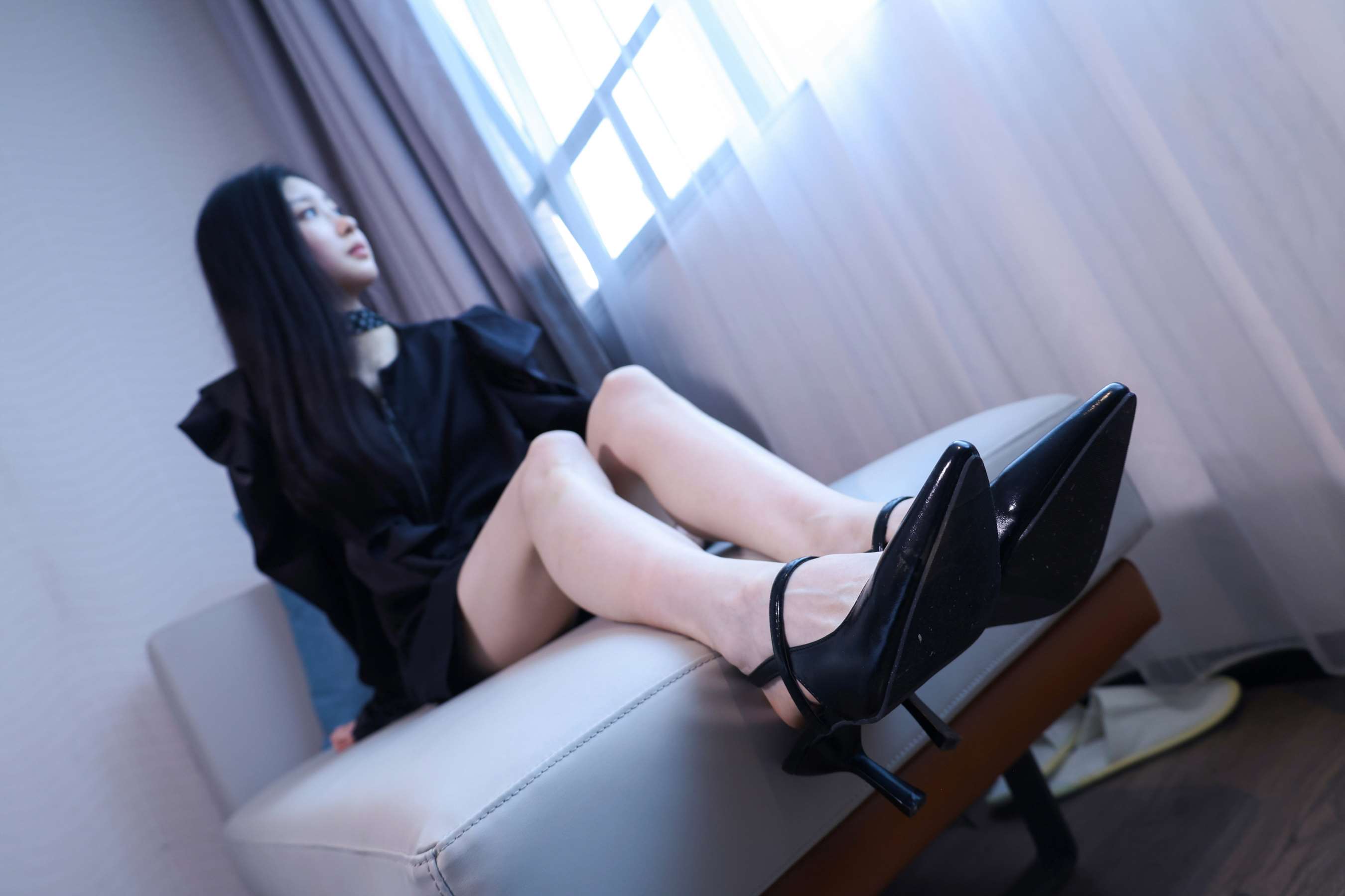 《小姐姐高跟の嫩足》作品图