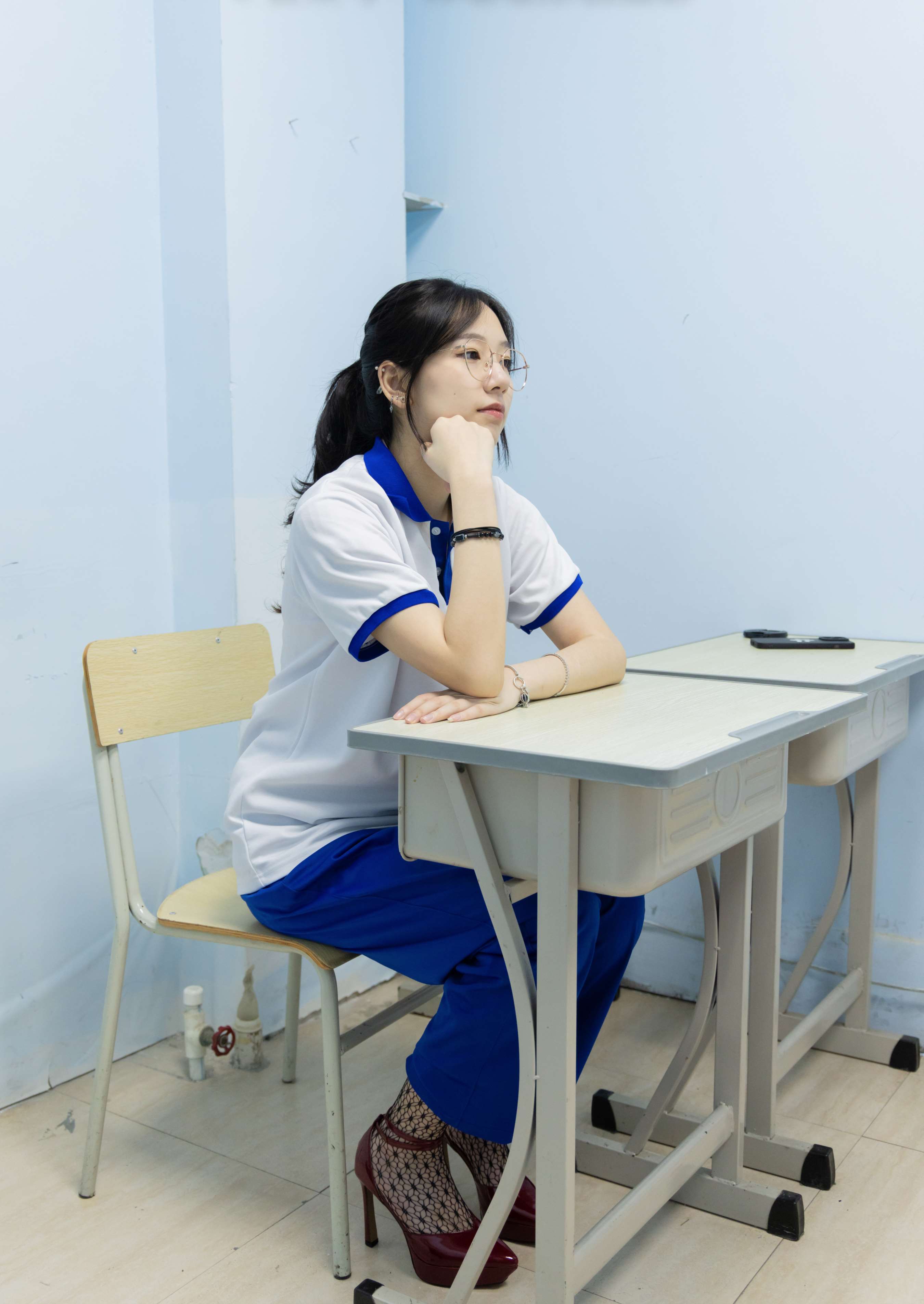 《小甜豆-高跟鞋の校服裤里丝》作品图