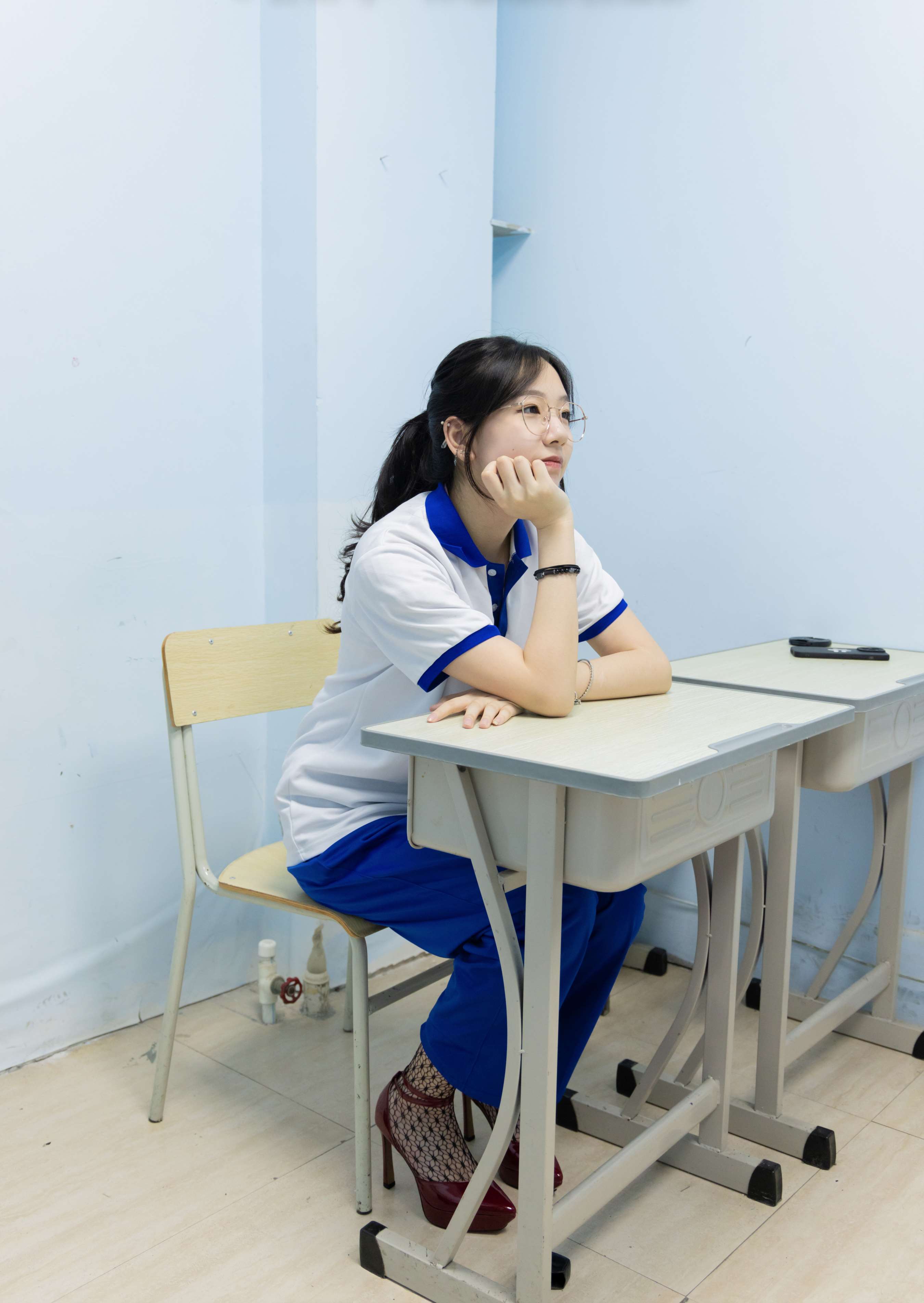 《小甜豆-高跟鞋の校服裤里丝》作品图