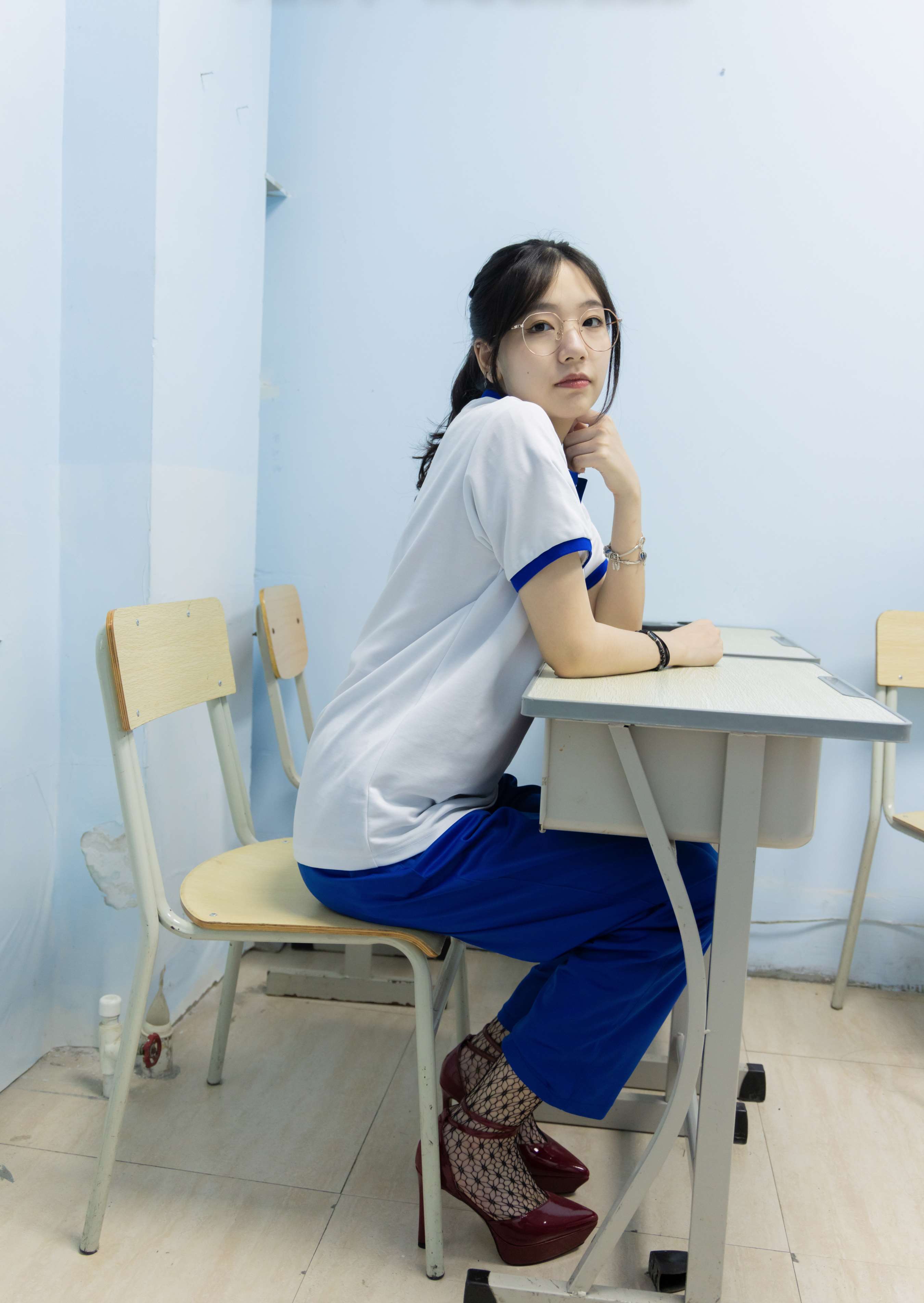 《小甜豆-高跟鞋の校服裤里丝》作品图