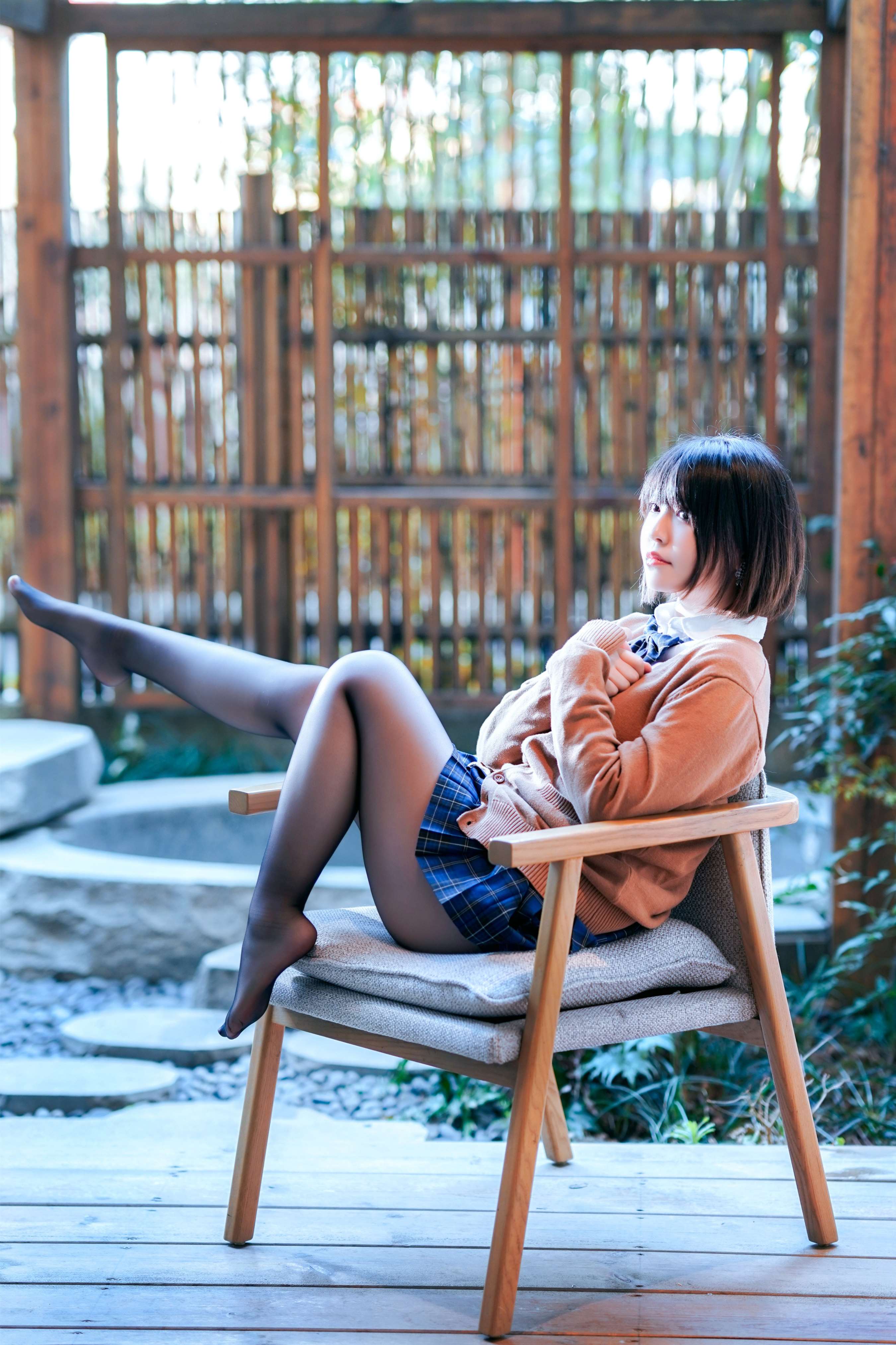 《半半子-彼女の制服》作品图