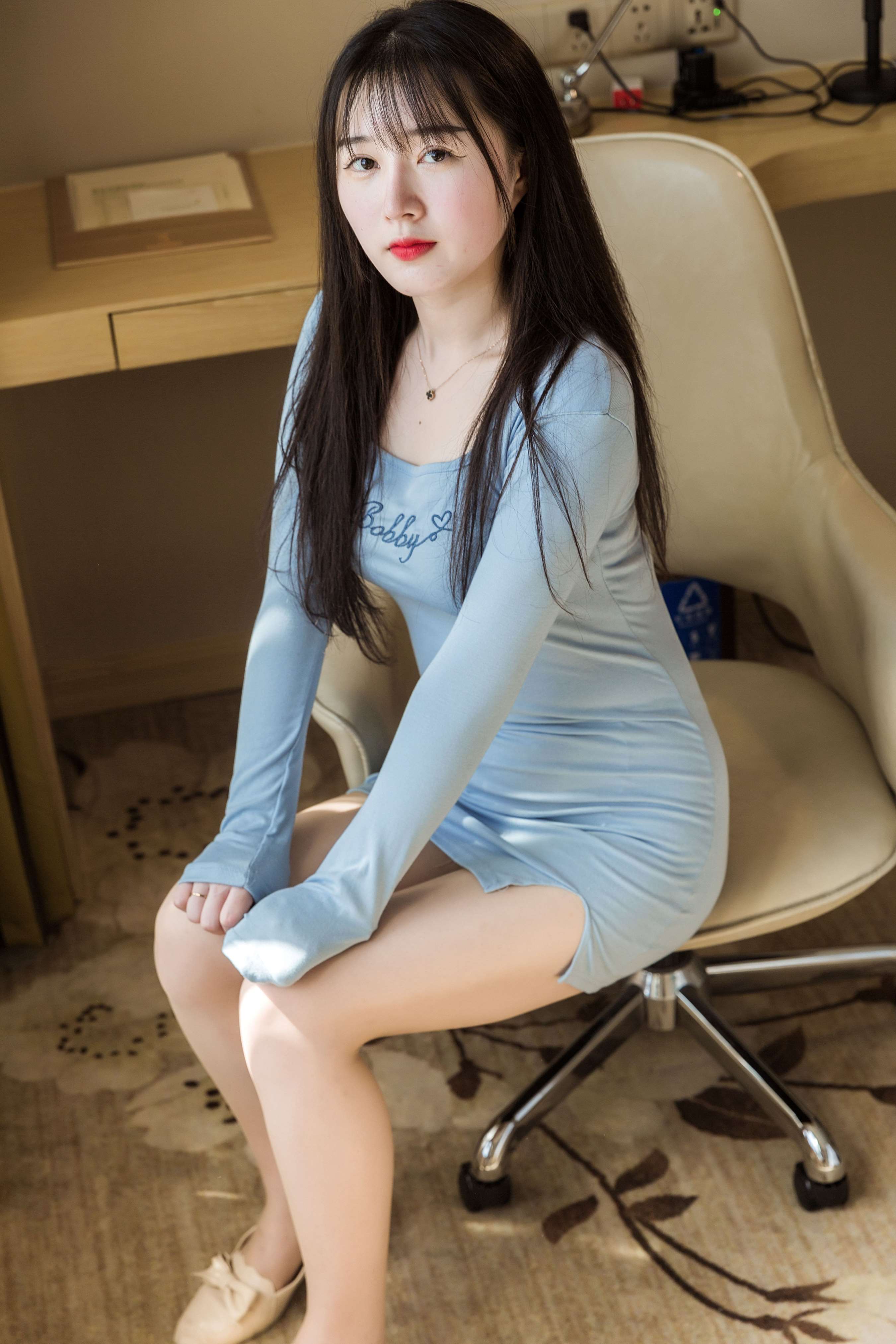 《小姐姐酒店肉丝》作品图