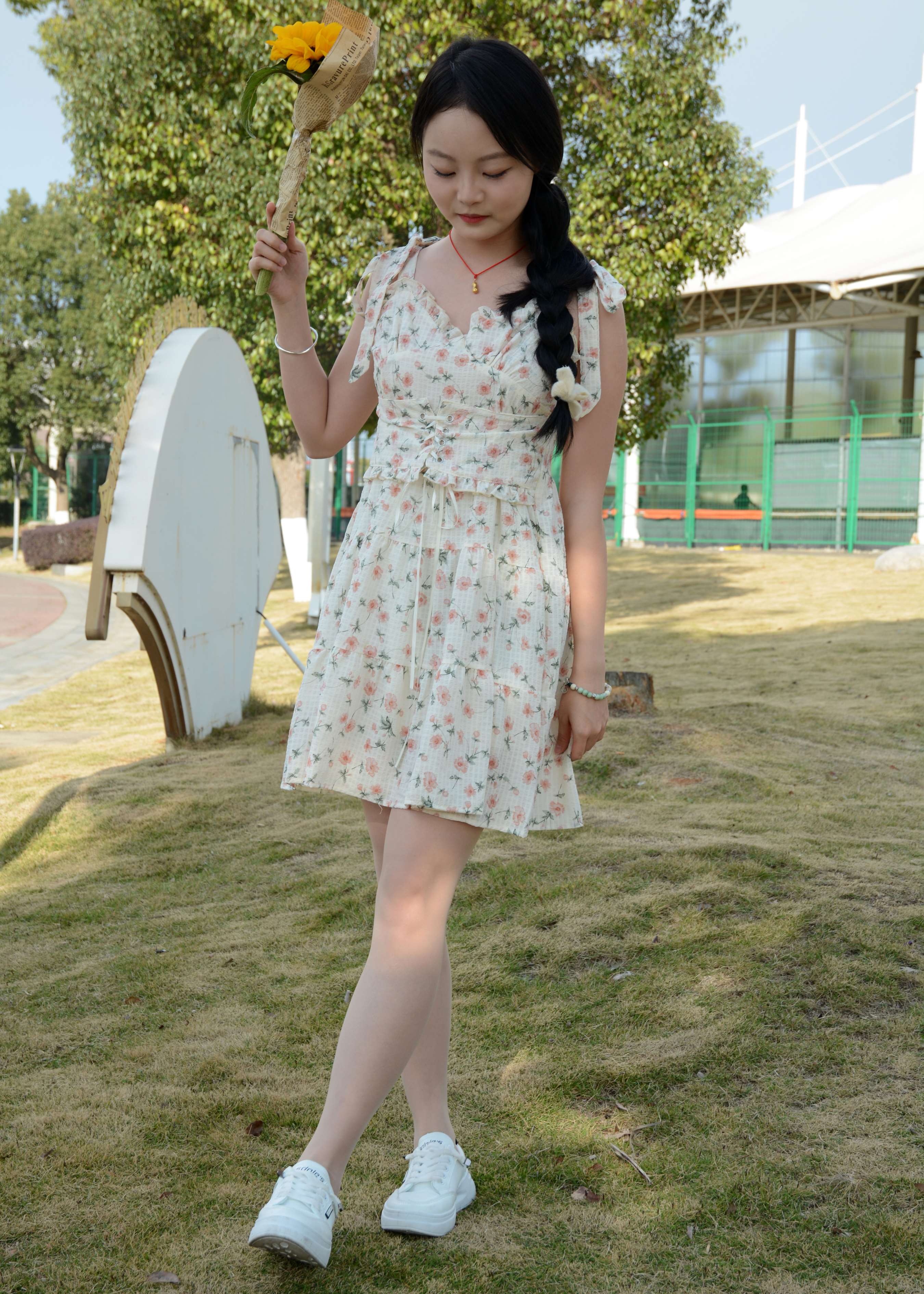 《双双-迎春碎花裙》作品图