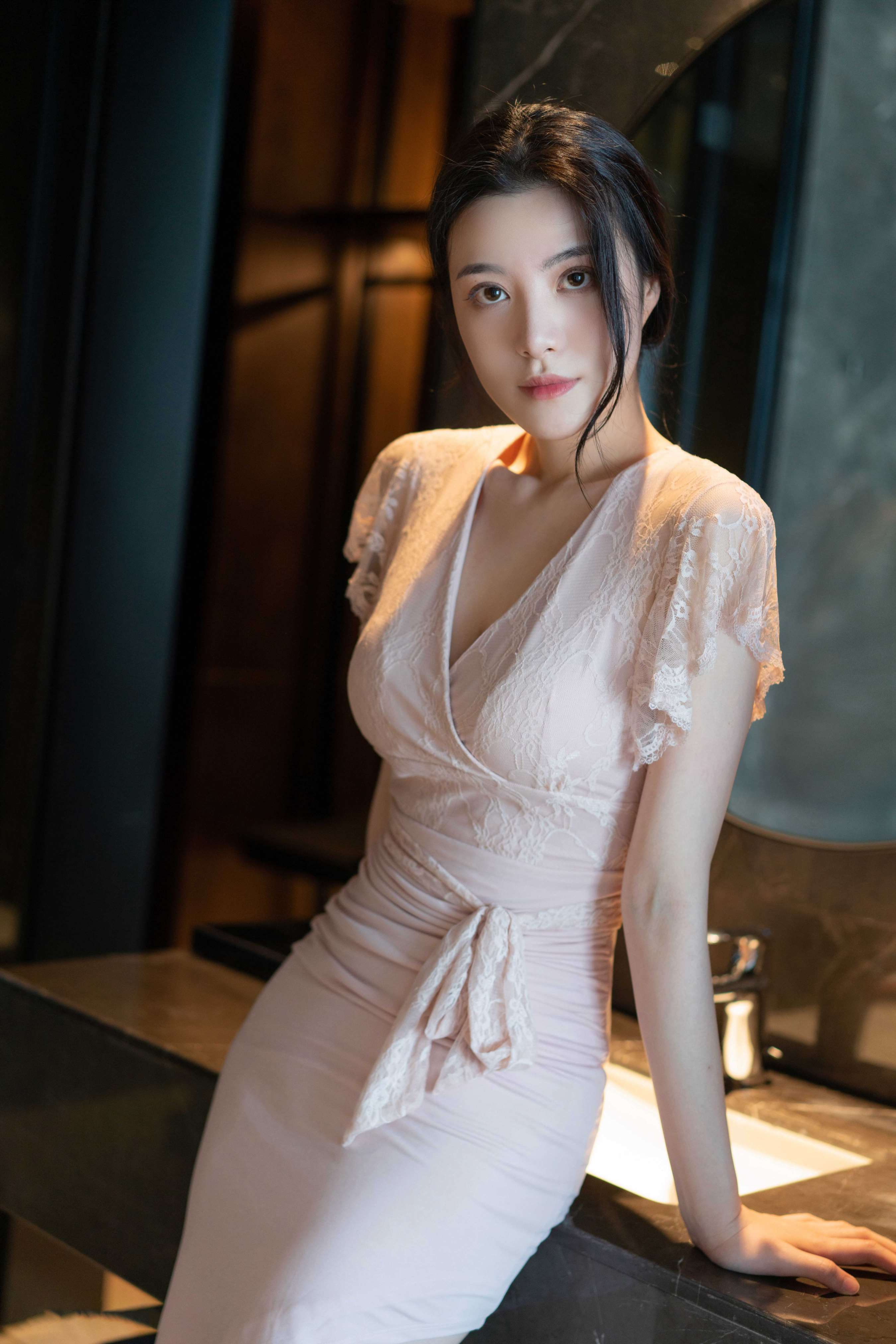 《佰琳-白皙漂亮的脚》作品图