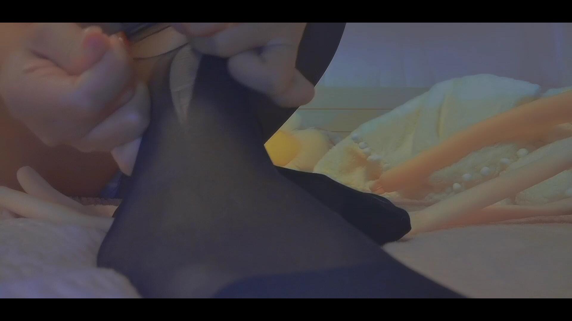 《[视频]地瓜小盆友 白丝黑丝踩棒棒》作品图