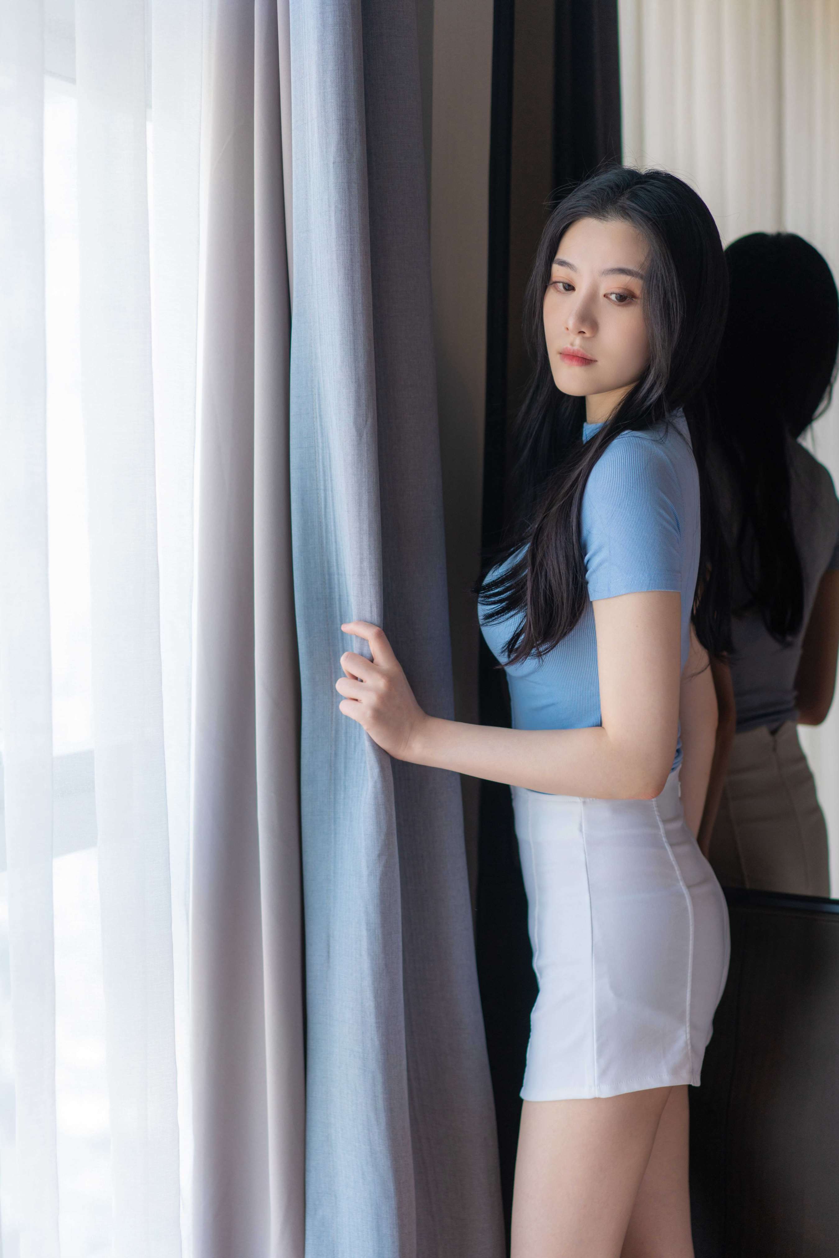 《佰琳-一双玉足擦抹的润肤露》作品图