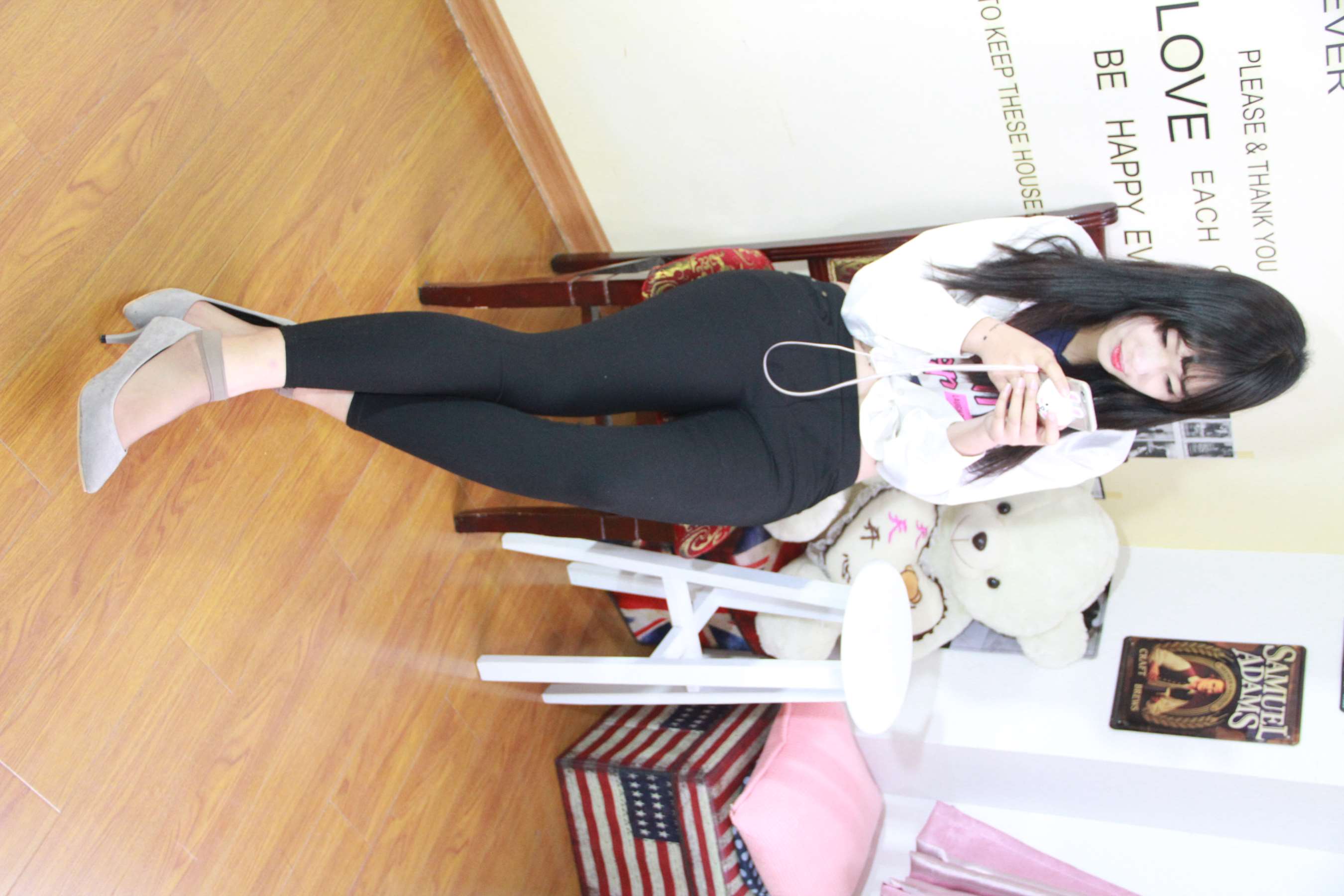 《小姐姐40码大脚丫》作品图