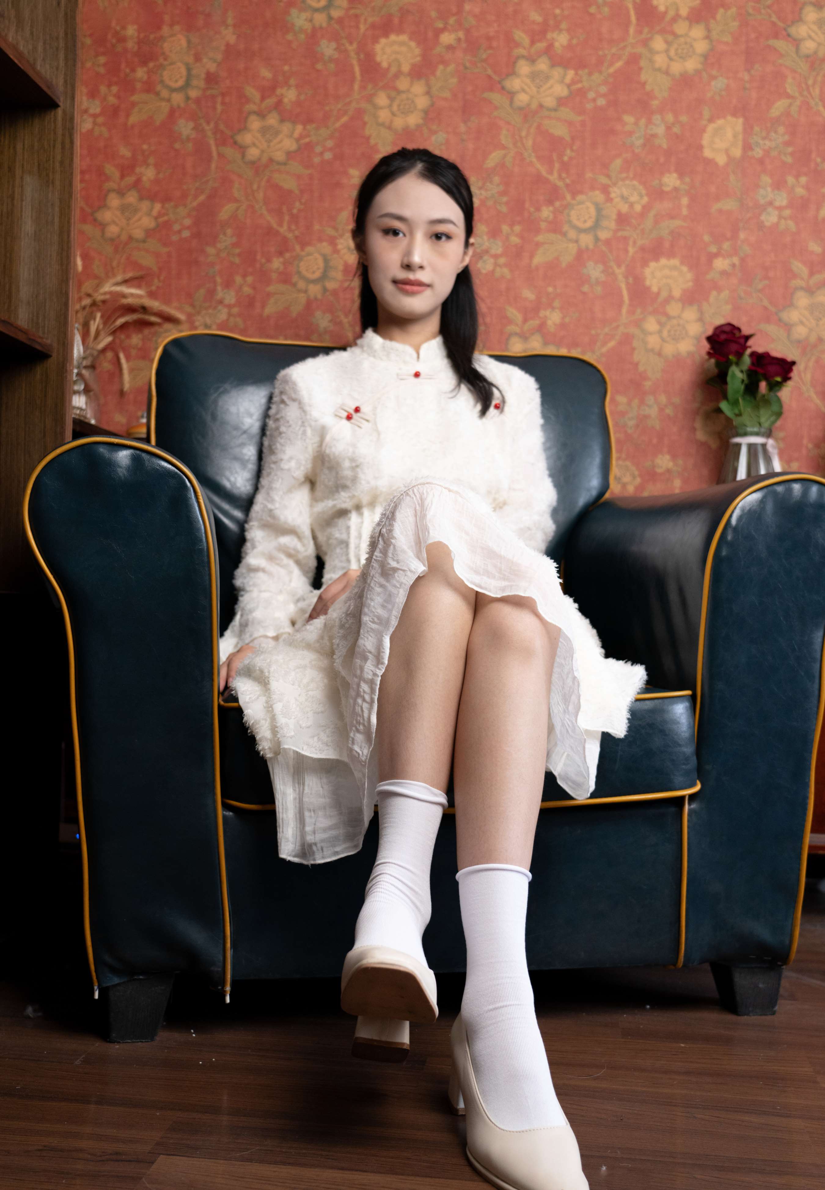 《肉肉-脱白棉袜秀裸足》作品图