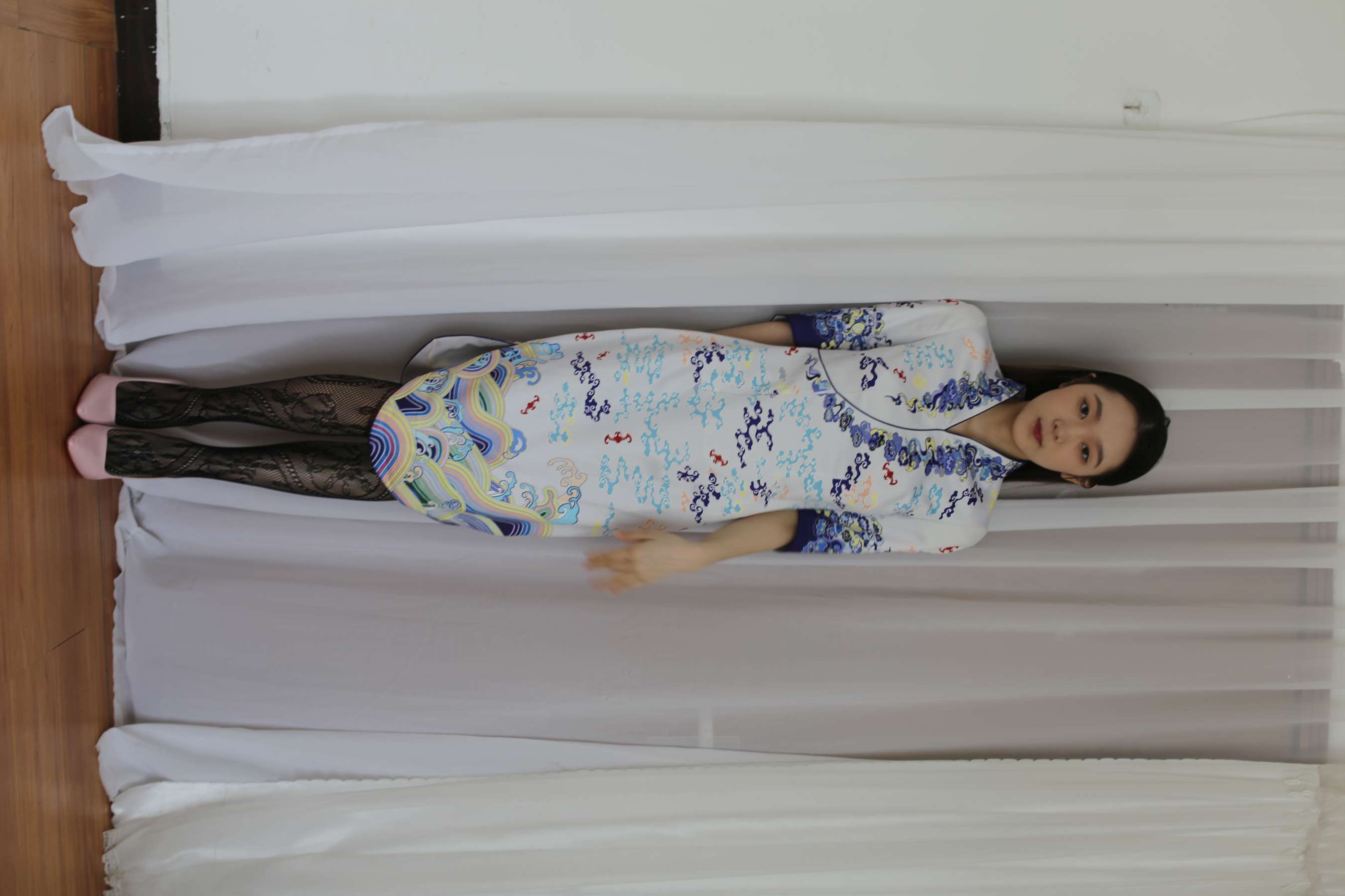 《小芳姐姐空姐制服丝袜》作品图