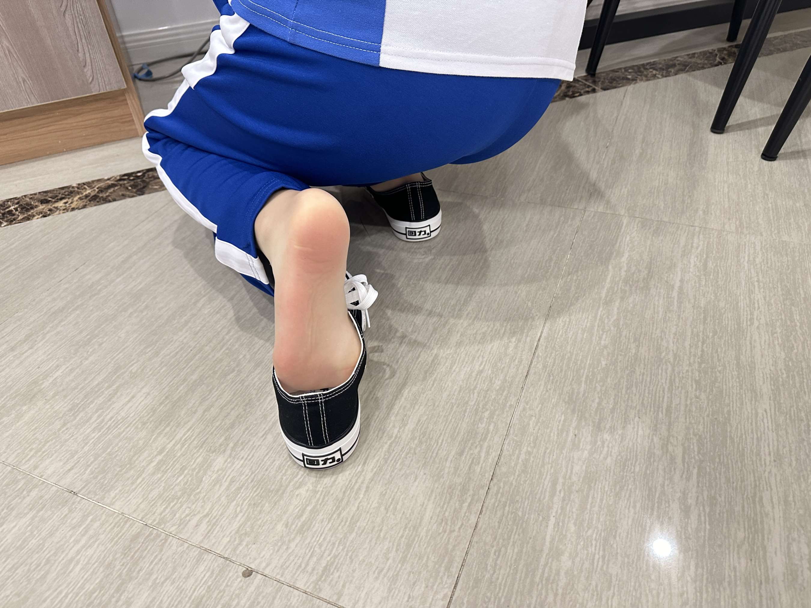 《小姐姐校服换裙子》作品图